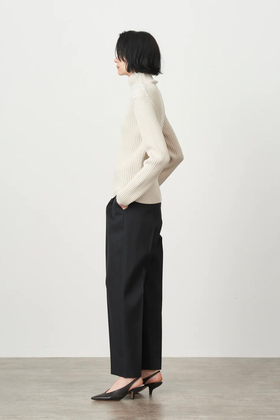 ATON - NATURAL DYED WOOL TURTLENECK RIBBED SWEATER -warm white