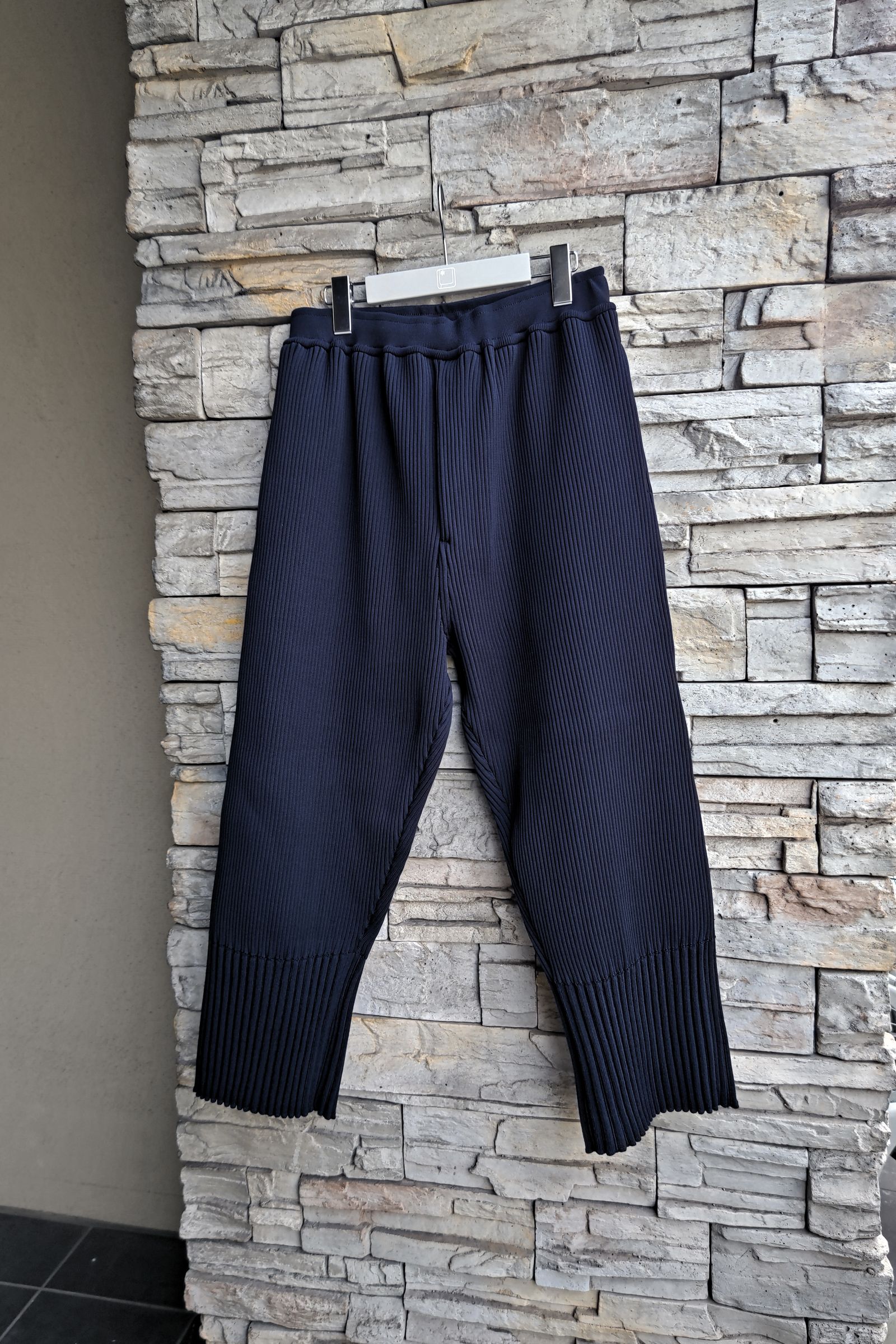 CFCL - FLUTED TAPERED PANTS-navy-23aw men | asterisk