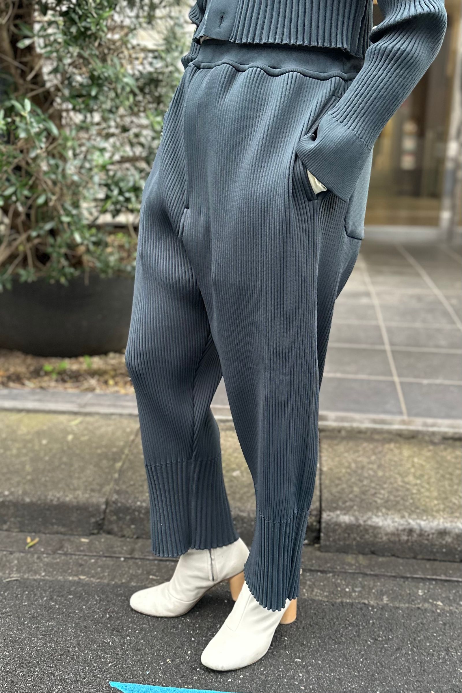 CFCL - FLUTED TAPERED PANTS-SHADOW GRAY-VOL.7 24ss men | asterisk