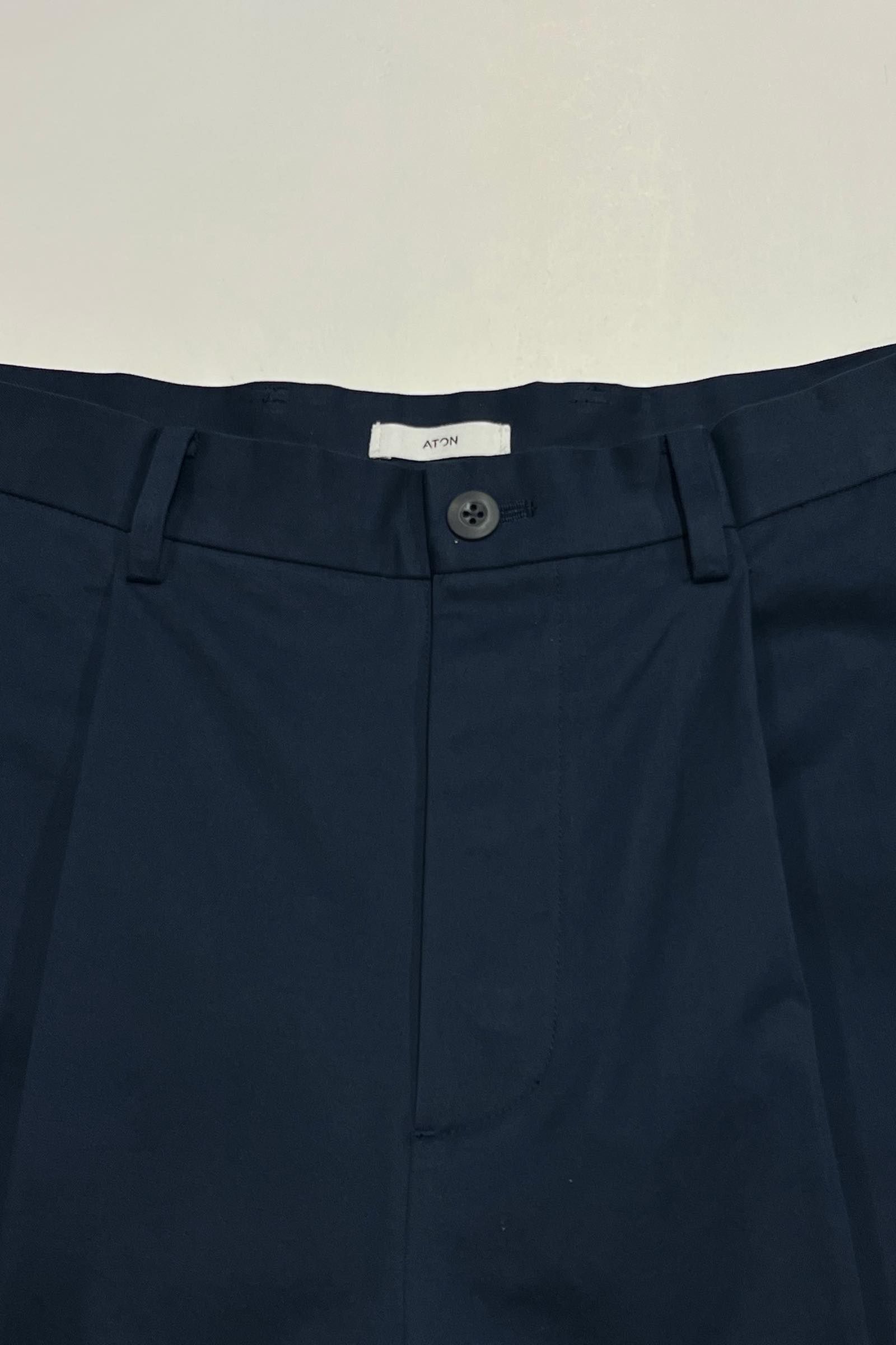ATON - cotton gabardine tuck belt pants -navy (logwood)- 22ss men 