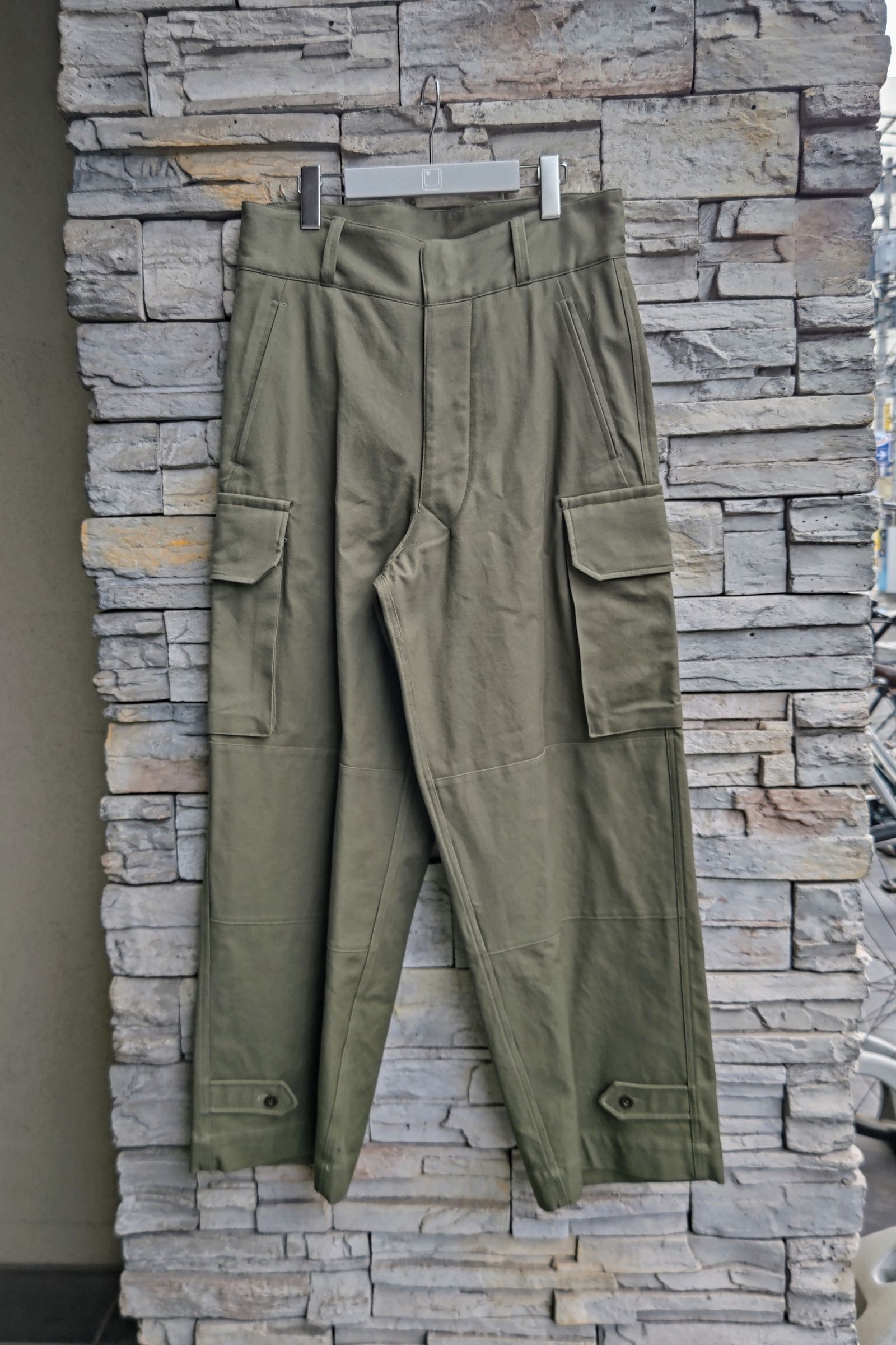 blurhms ROOTSTOCK - Cotton Serge 47 Pants-Olive-23aw men | asterisk