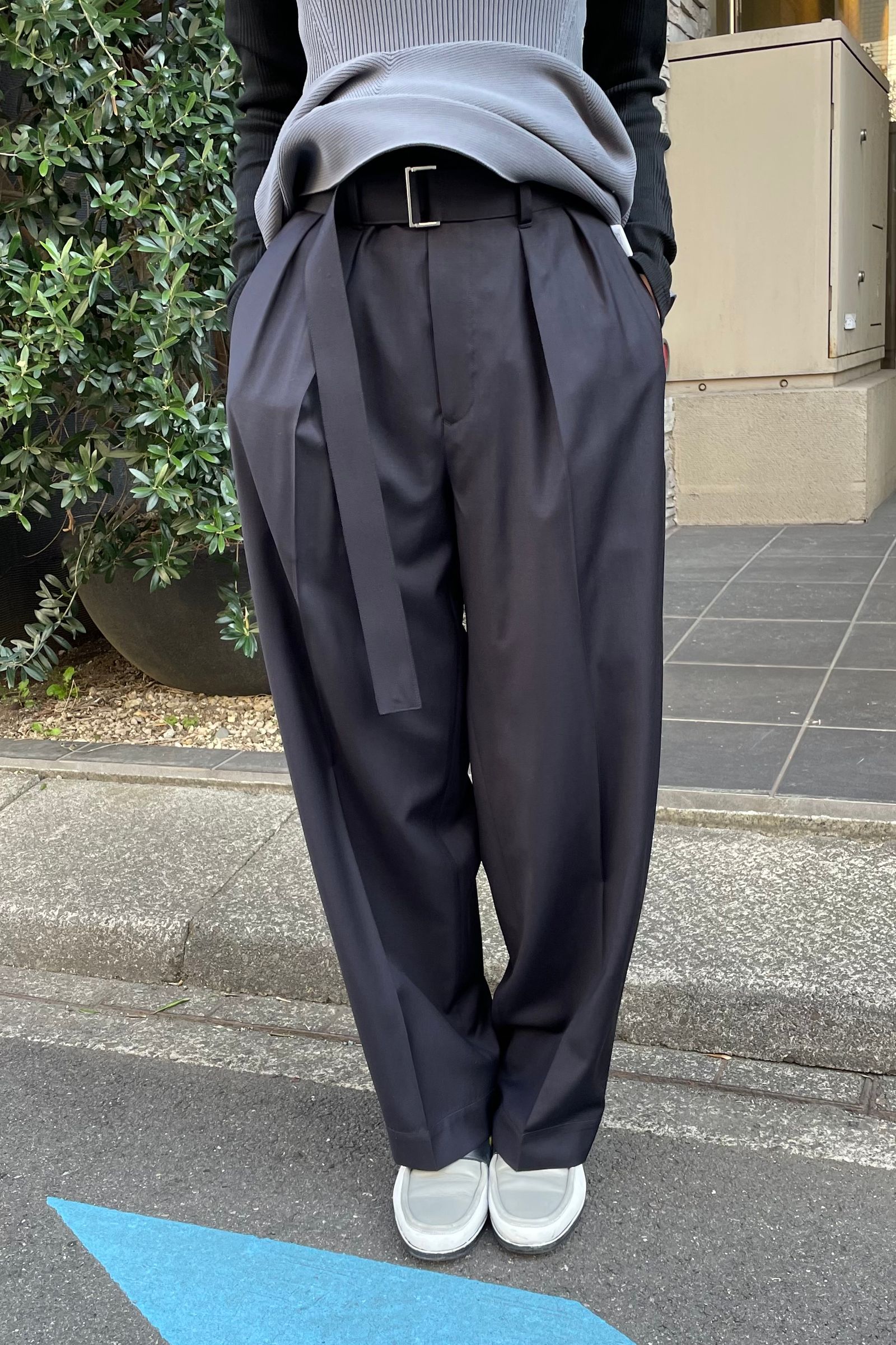 ESSAY Attic別注 3TUCK SLACKS パンツ スラックス-