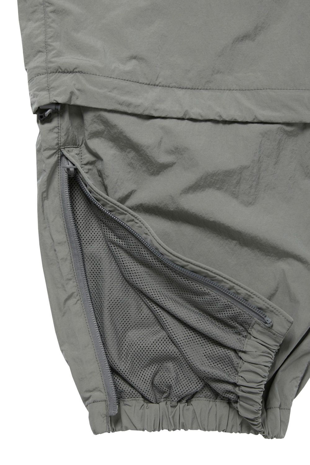 最新 最安値 daiwa WINDBREAKER pier39 daiwa Tech Pants Windbreaker