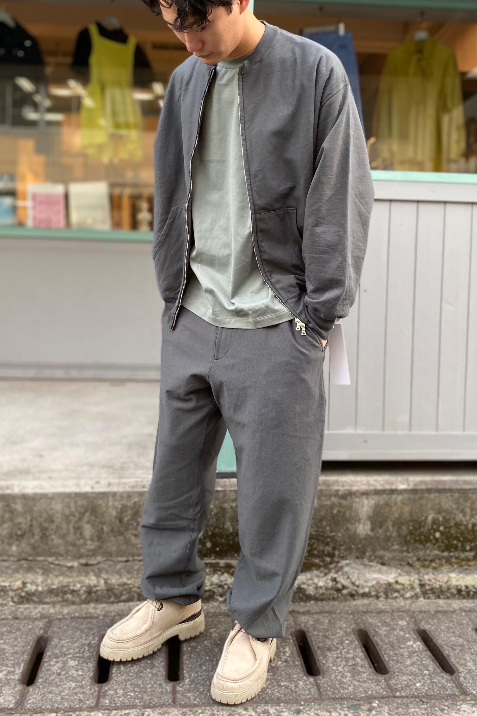 blurhms - light sweat crew-zip-khaki gray- 22ss men | asterisk