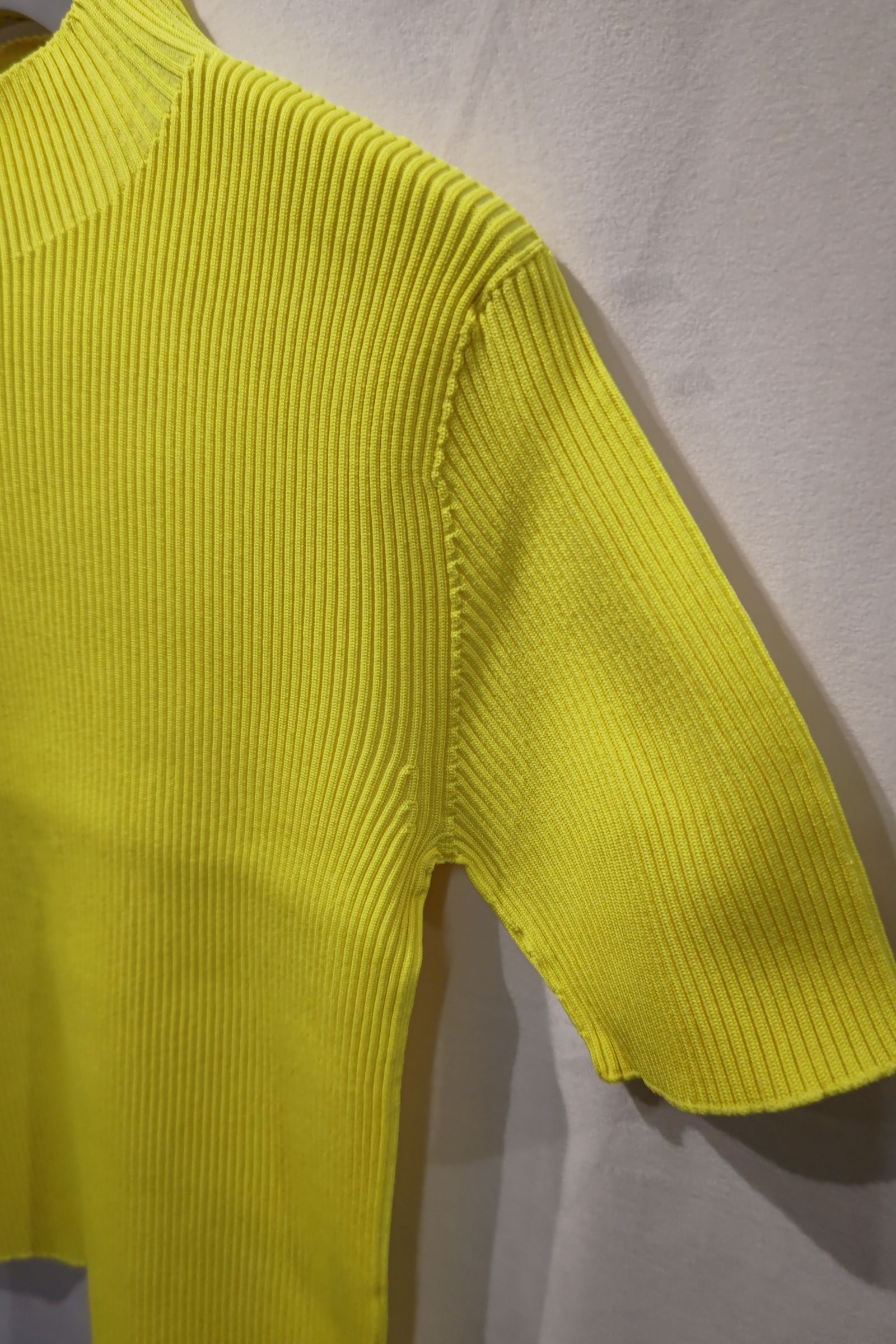 portrait top 1 -yellow- 23ss women - 3