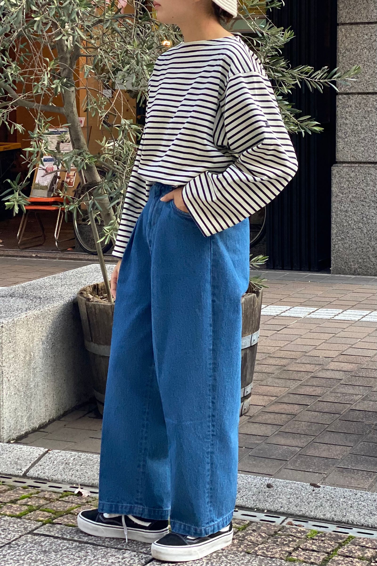 FARAH - ファーラー/1タックワイドデニム/one tuck wide pants -blue