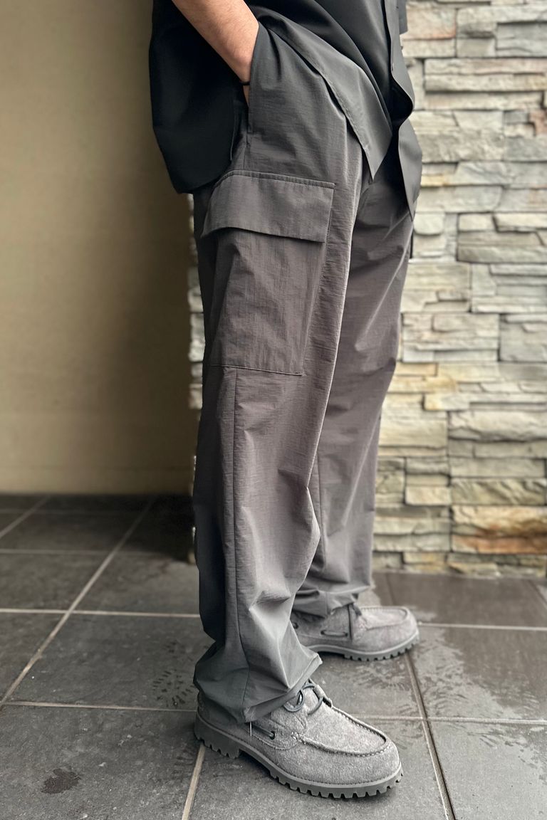 ATON - STRETCH WOOLY NYLON PARACHUTE CARGO PANTS -charcoal gray 