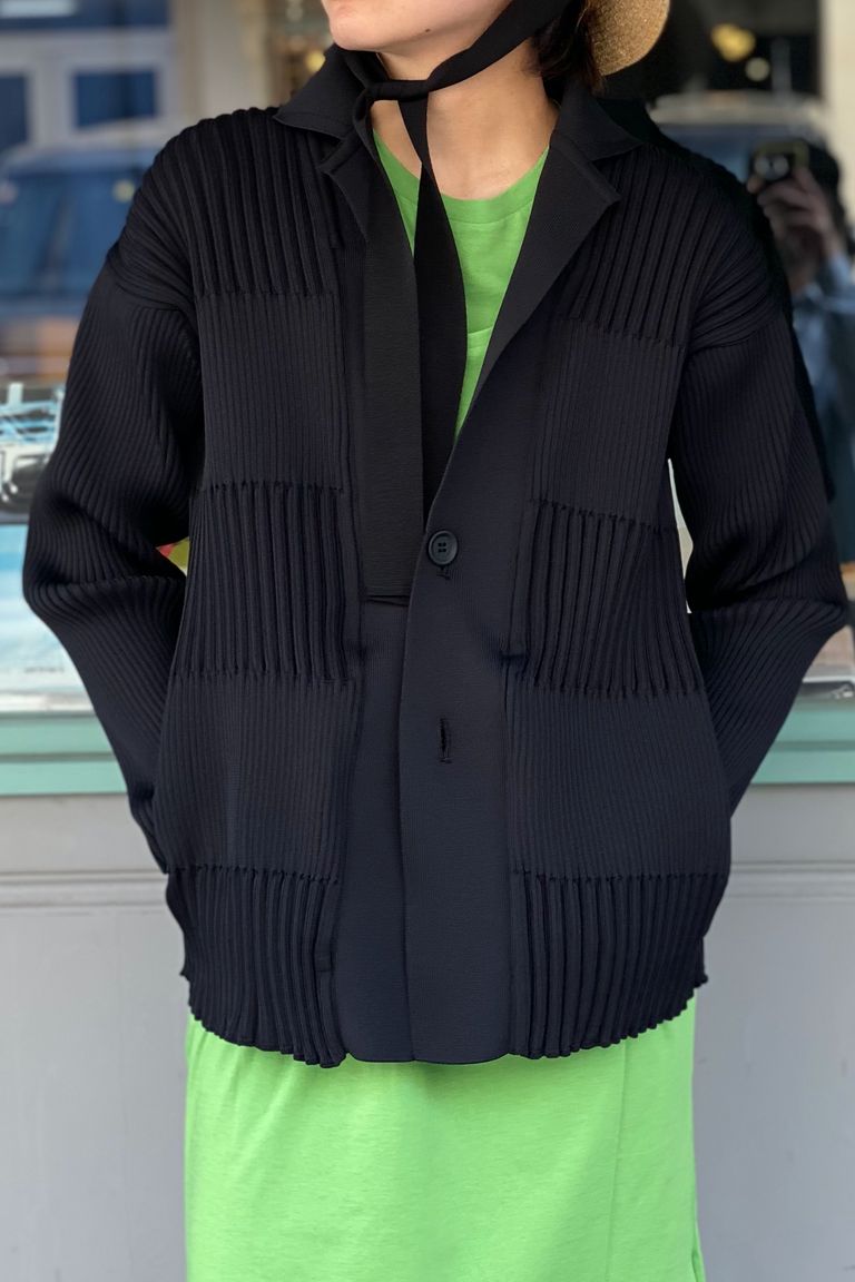 CFCL - fluted jacket 2 -black- 22ss women | asterisk