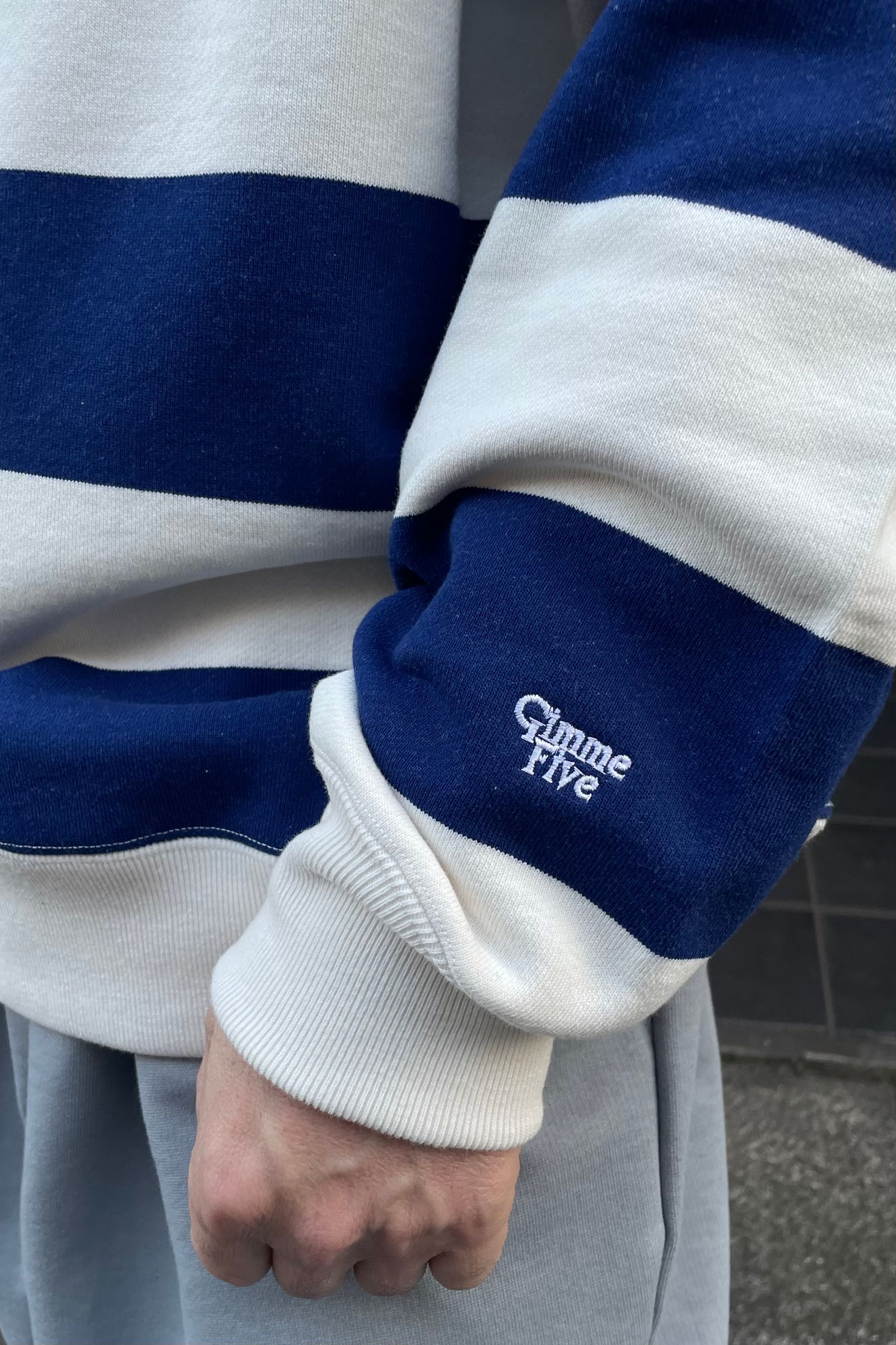 UNIVERSAL PRODUCTS - gimme five half zip border sweat -white/blue