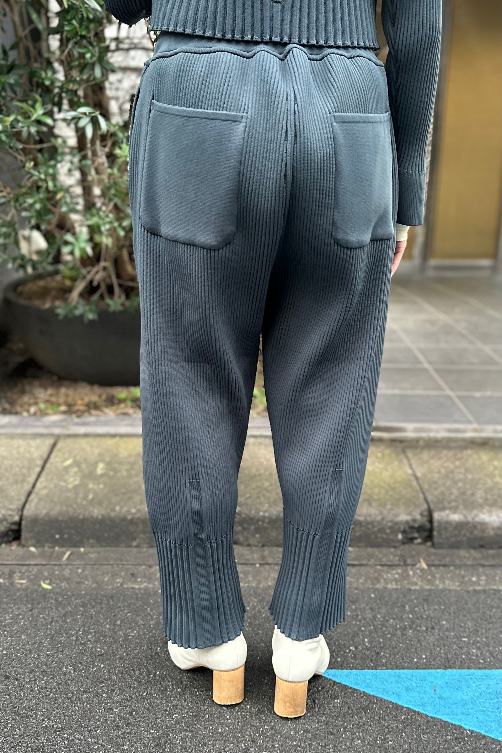 CFCL - FLUTED TAPERED PANTS-SHADOW GRAY-VOL.7 24ss men | asterisk