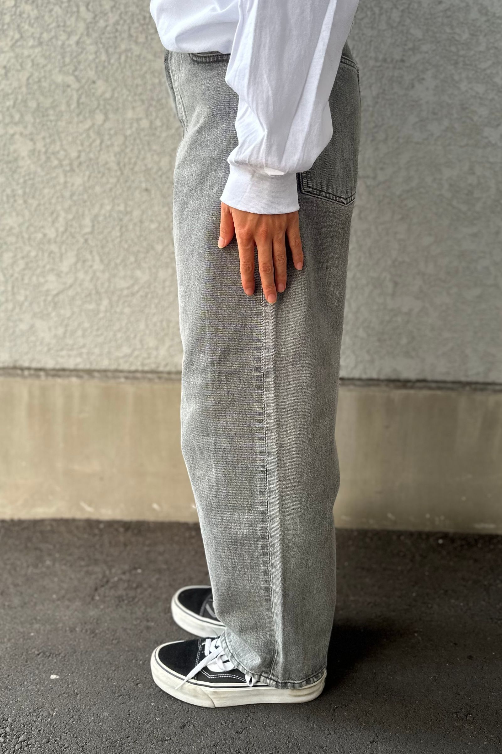 YLÈVE - 13.5oz DENIM BAGGY FADE ブラックデニムパンツ -ice YLÈVE - 13.5oz DENIM BAGGY FADE ブラックデニムパンツ -ice