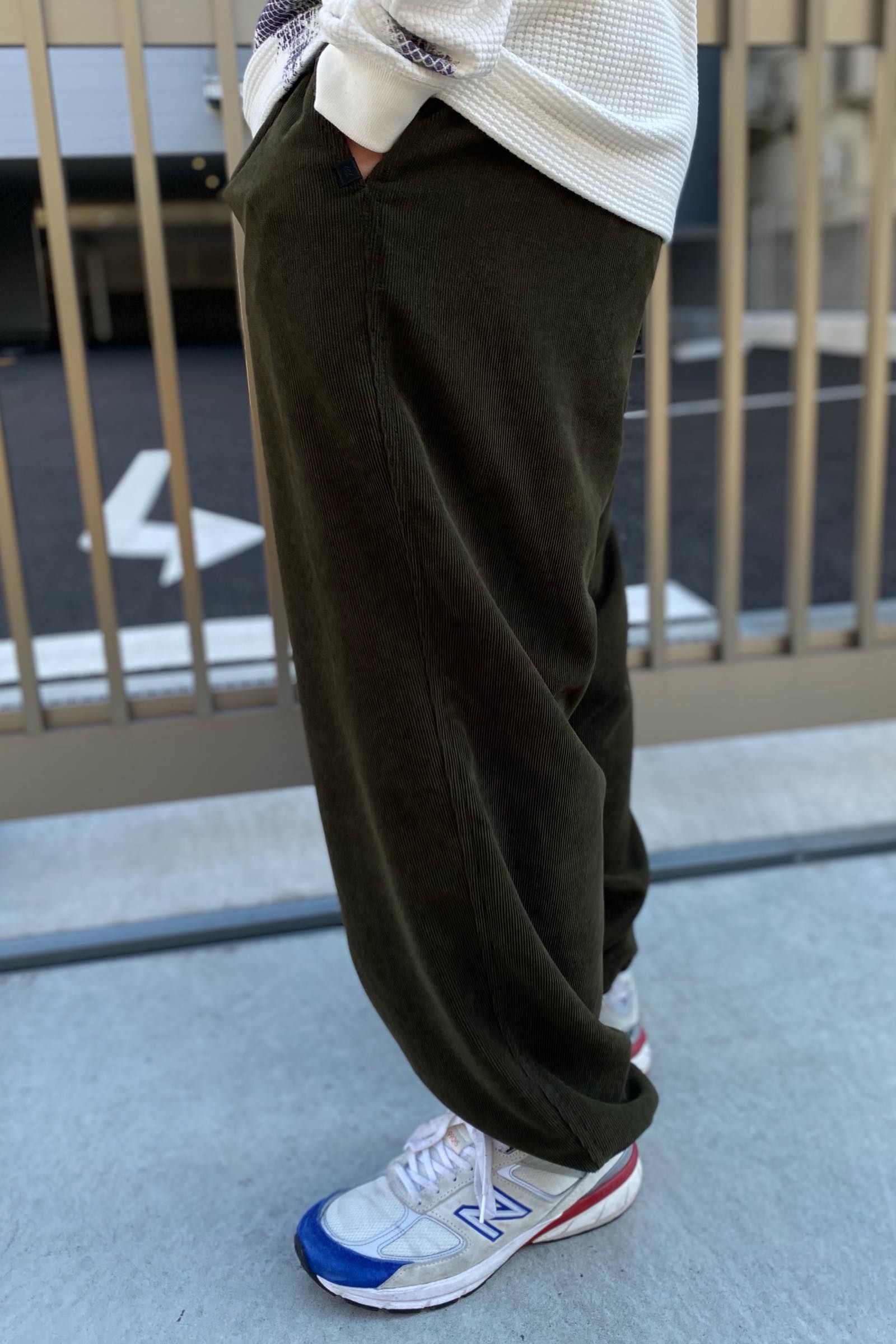 DAIWA PIER39 TECH CORDUROY EAST TROUSERS - ワークパンツ/カーゴパンツ