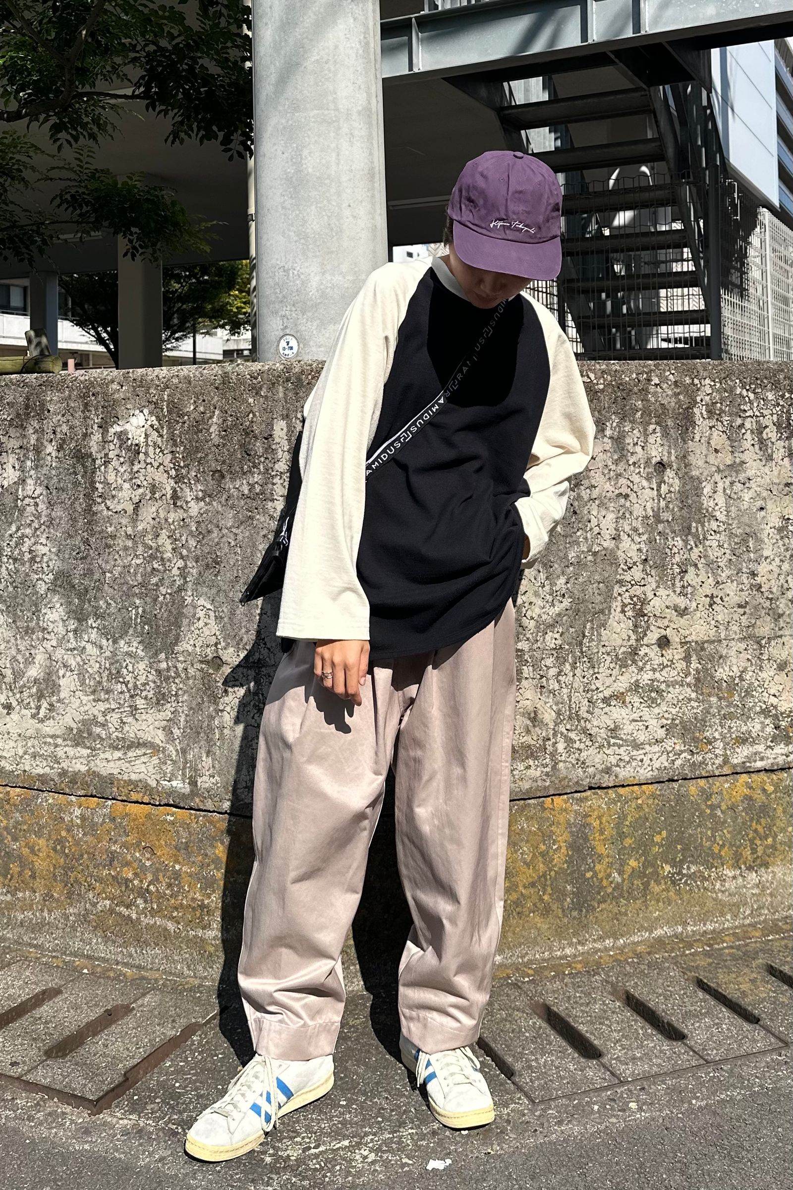 blurhms - Co/Silk Nep Baseball Raglan Tee-BlackNavy BODY×Ecru