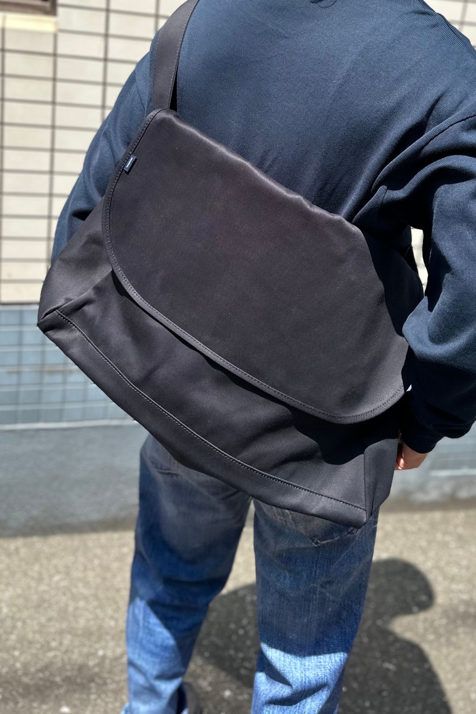 バッグ UNIVERSAL PRODUCTS.  MESSENGER BAG NAVY UNIVERSAL PRODUCTS. MESSENGER BAG NAVY