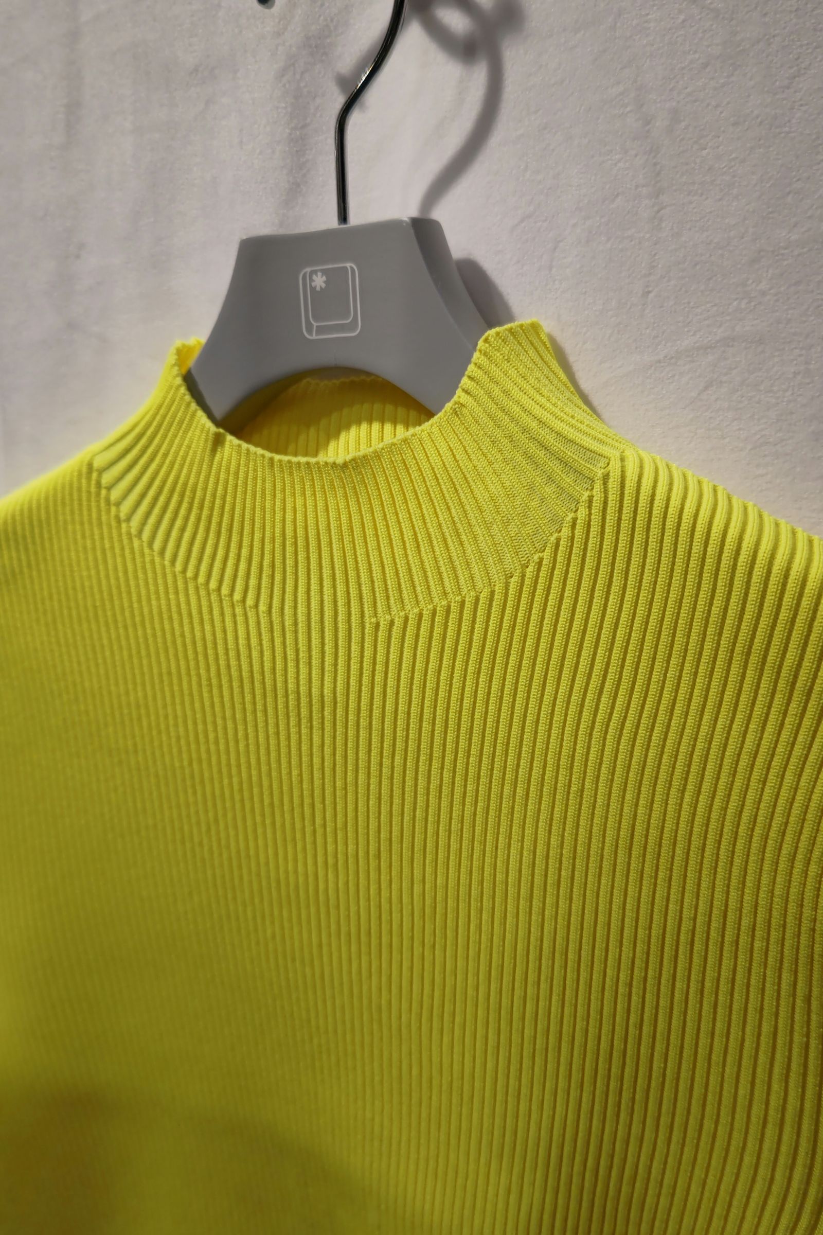 CFCL - portrait top 1 -yellow- 23ss women | asterisk