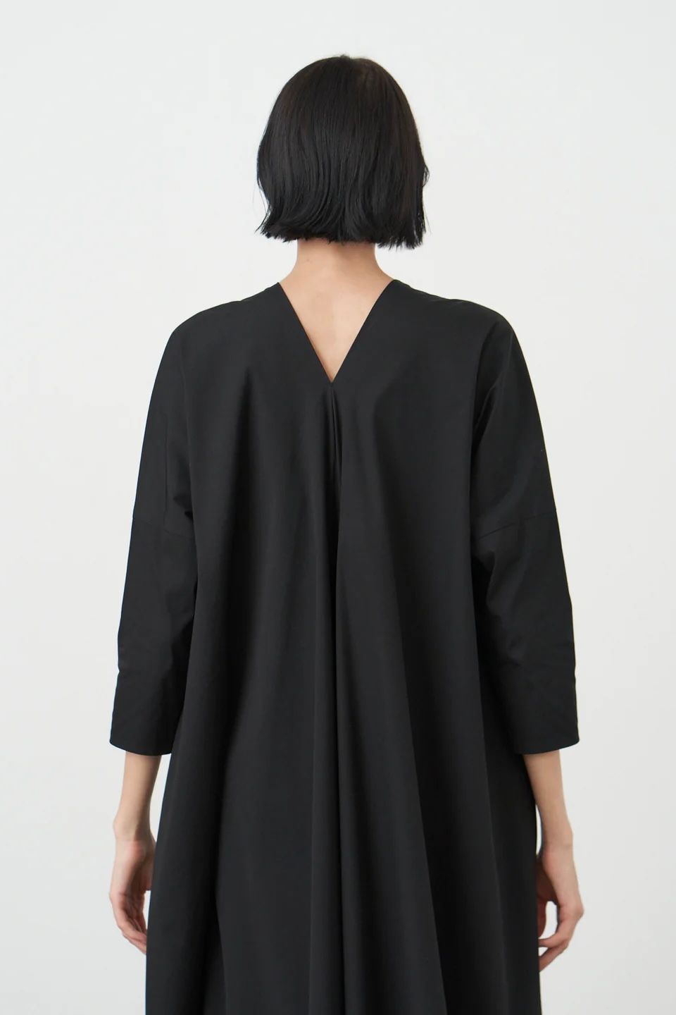 ATON - STRETCH BROAD V-NECK DRESS -black- 24ss women | asterisk