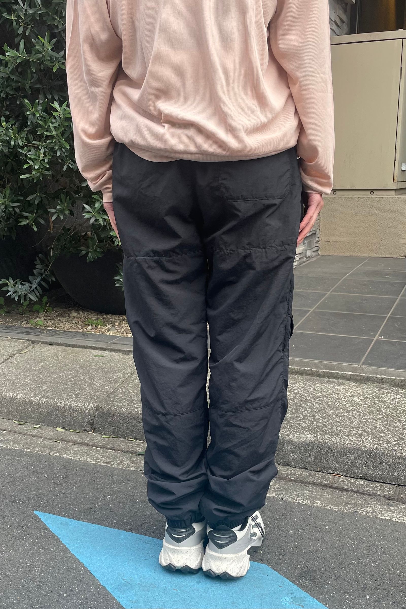 送料無料（北海道・沖縄県除く！） 【unused】23ss Sweat pants / one