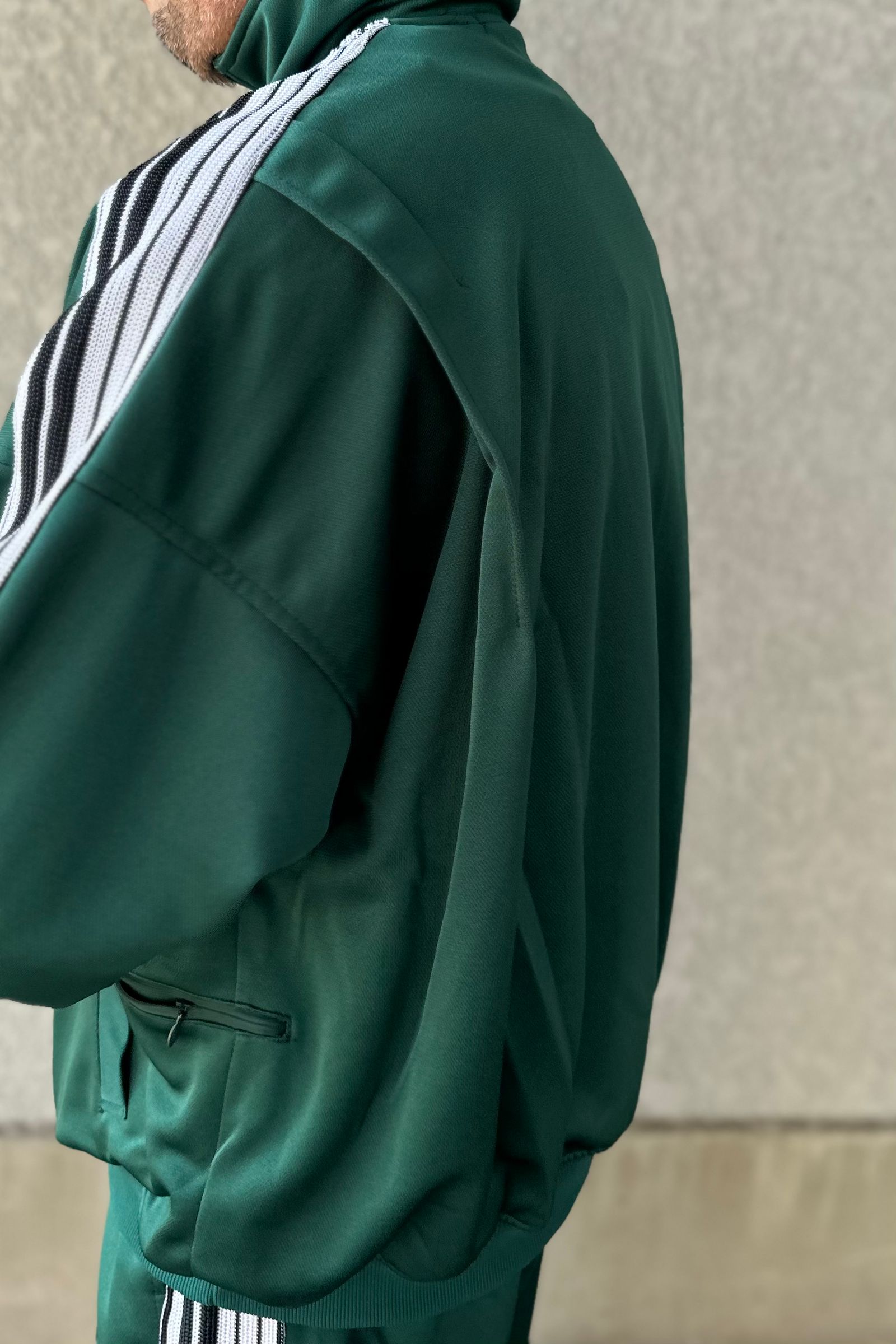 is-ness - track jacket -green- 23aw men | asterisk