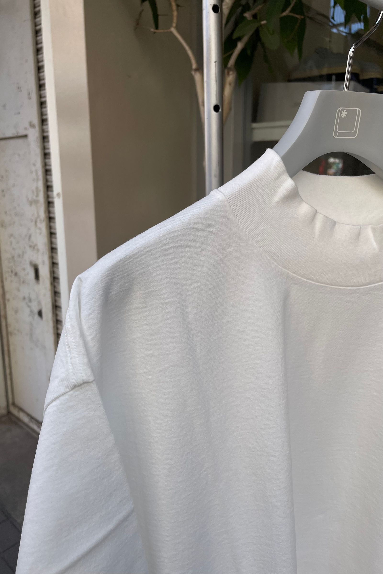 Y - organic cotton jersey mock neck s/s tee -white- 23ss | asterisk