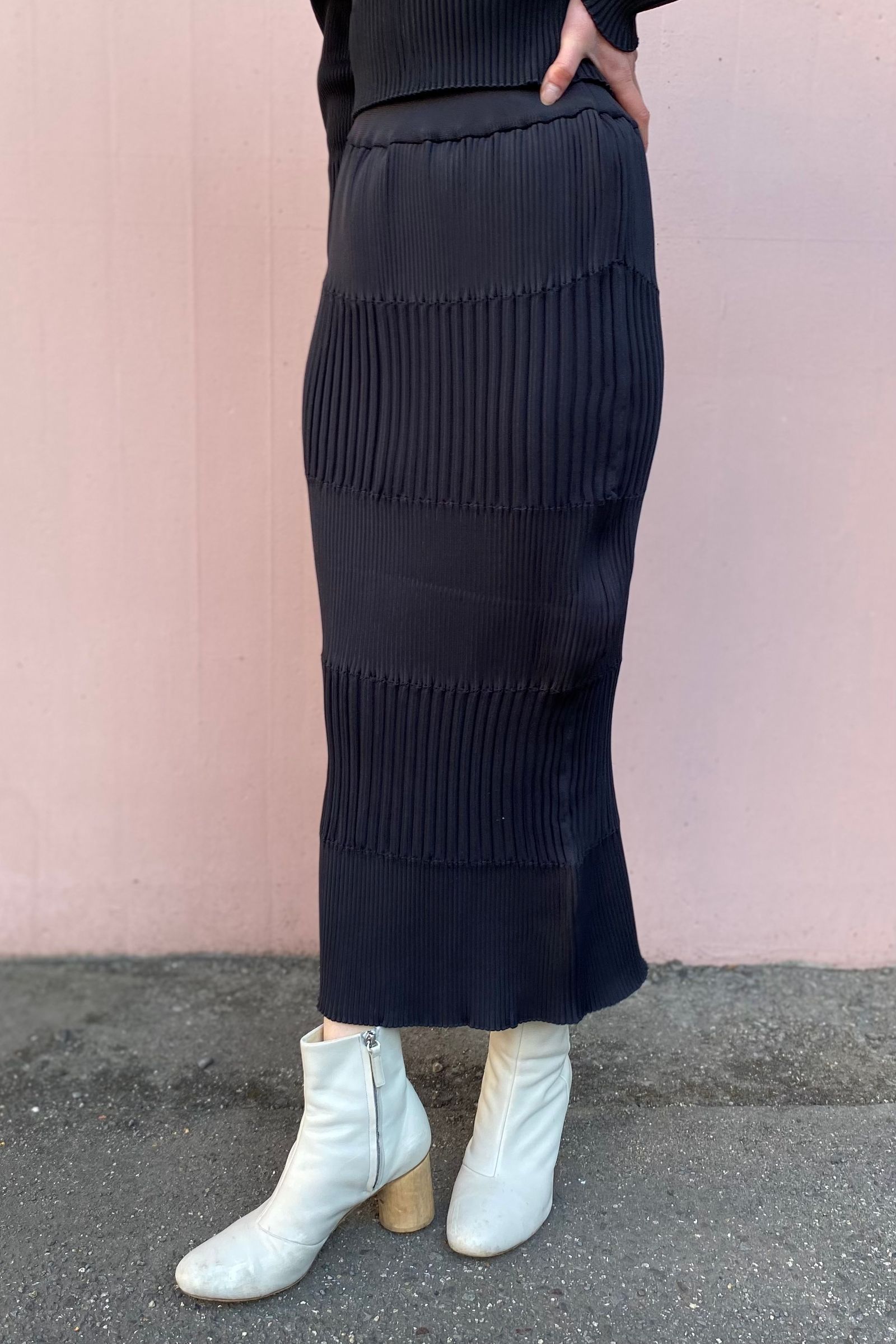 CFCL - fluted skirt 1-black-women 23ss | asterisk