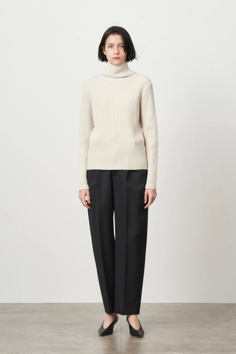 ATON - WOOL GABARDINE TAPARED TUCKED PANTS -beige- 23aw women 