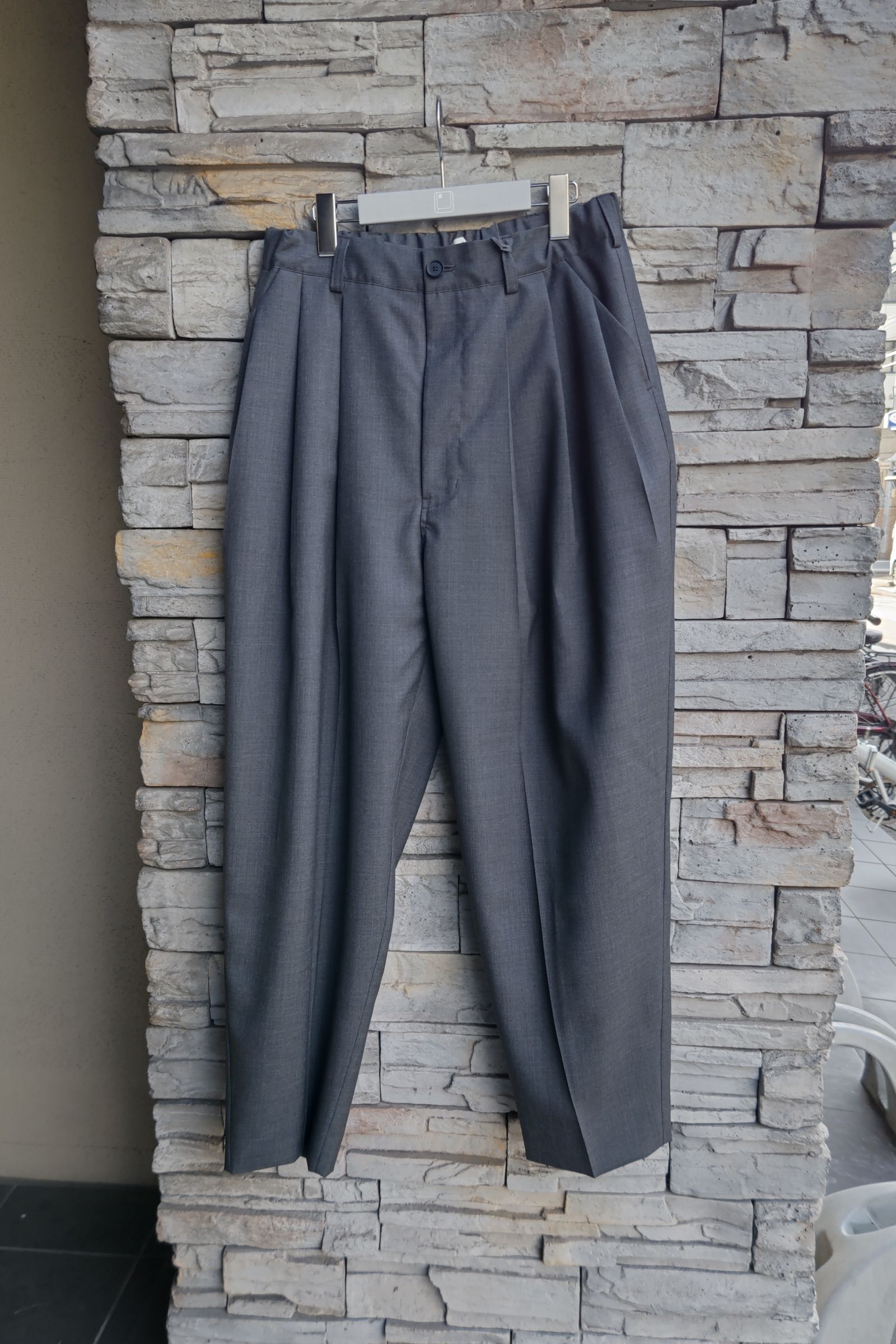 kontor - 3 pleat wool pants -dark gray- 23ss | asterisk