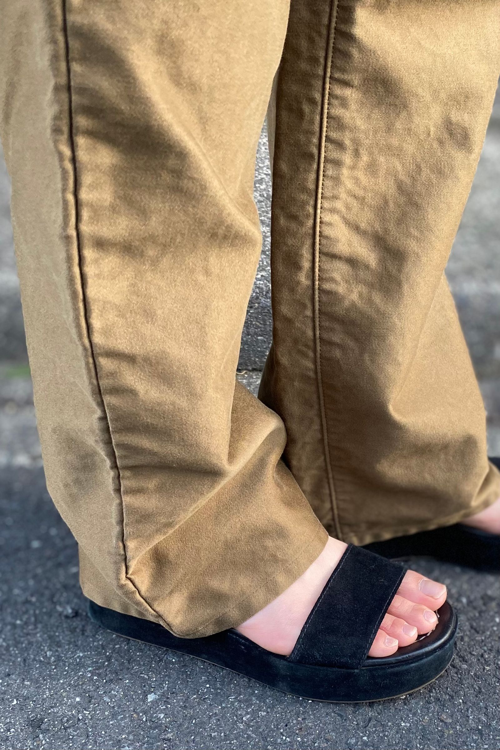 INSCRIRE - back satin slit pants -khaki×brown- 23ss | asterisk