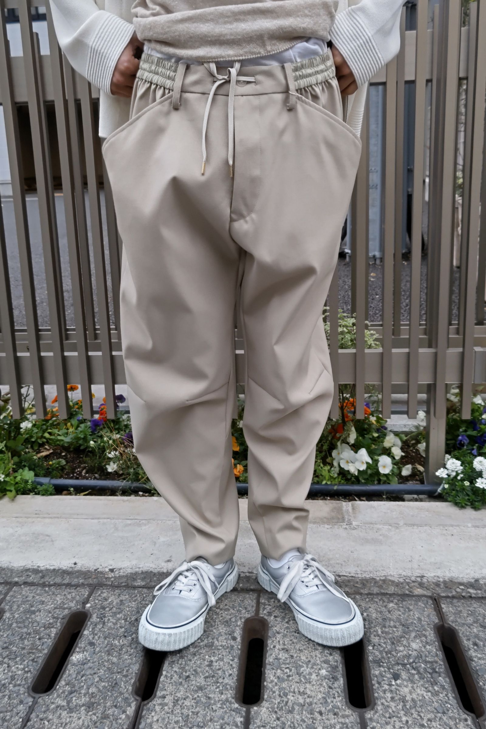 FUMITO GANRYU - 3d cut tapered slacks -beige- 23ss | asterisk