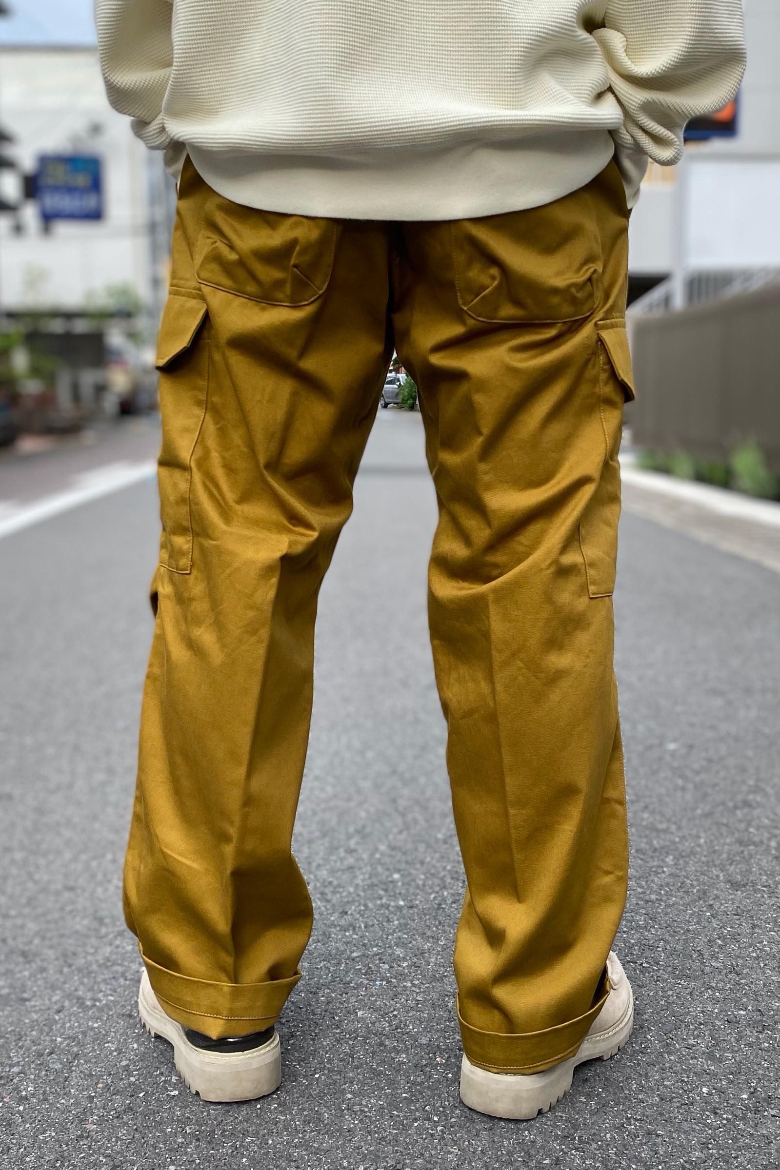 POLYPLOID - cargo tuck pants/c -musterd- 21aw | asterisk