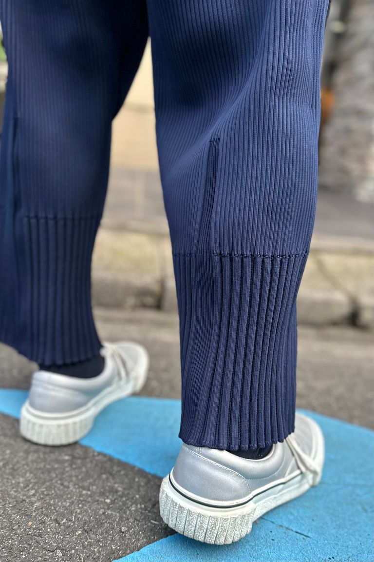 CFCL - FLUTED TAPERED PANTS-navy-23aw men | asterisk 