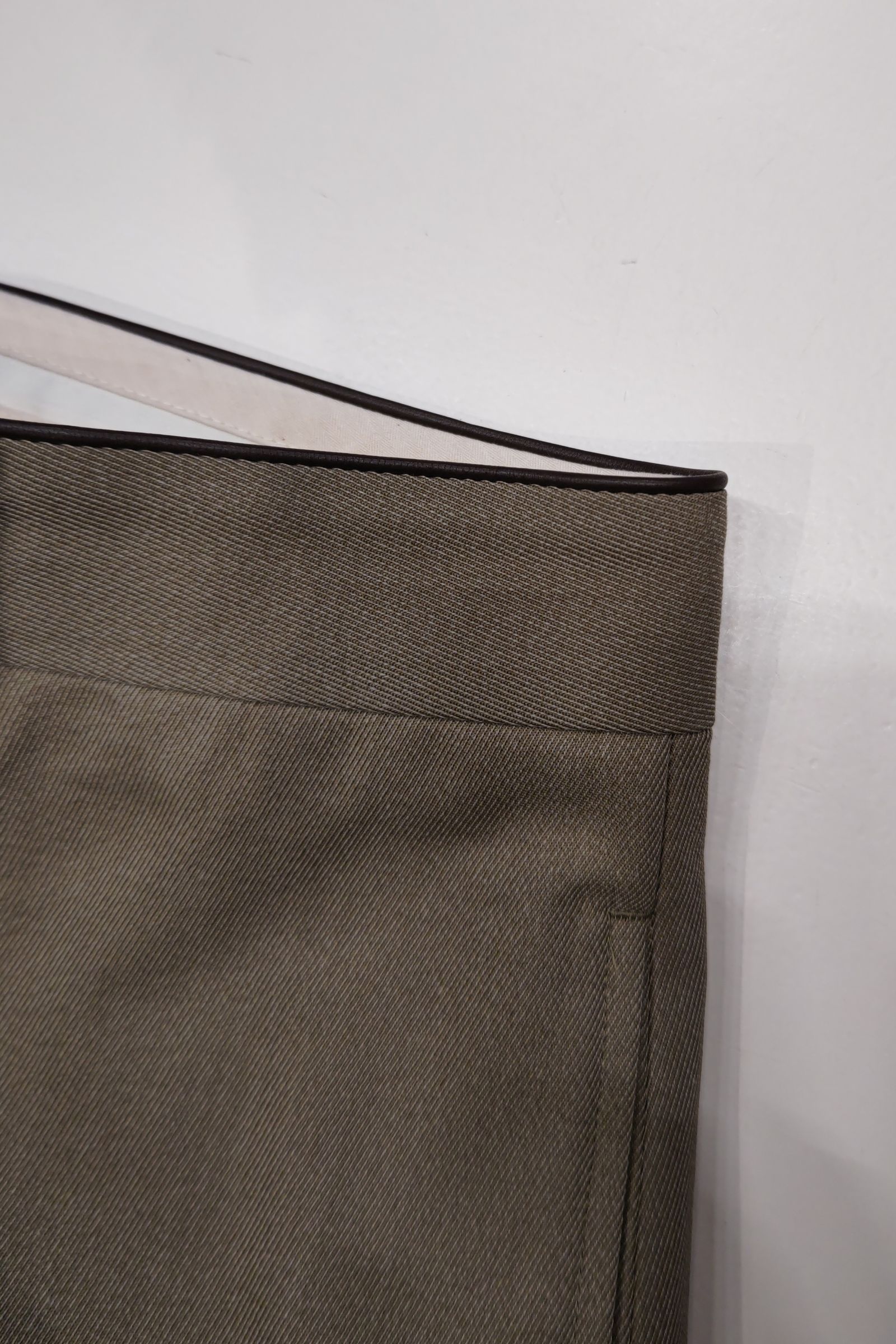 A.PRESSE - covert cloth trousers -khaki- 23ss | asterisk