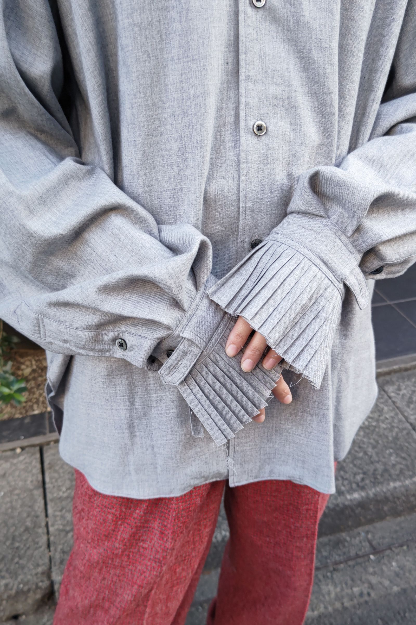 JUN MIKAMI - プリーツカラーウール混シャツ -gray- 22aw | asterisk