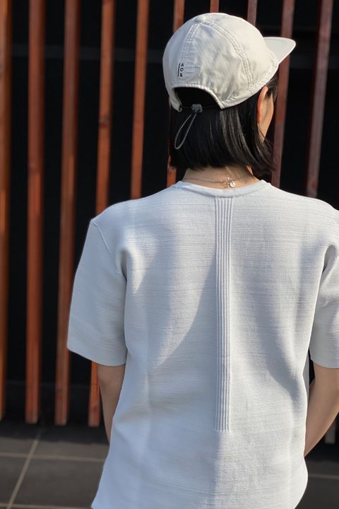 着回しきくミニマルなハーフスリーブTシャツ/CFCL
