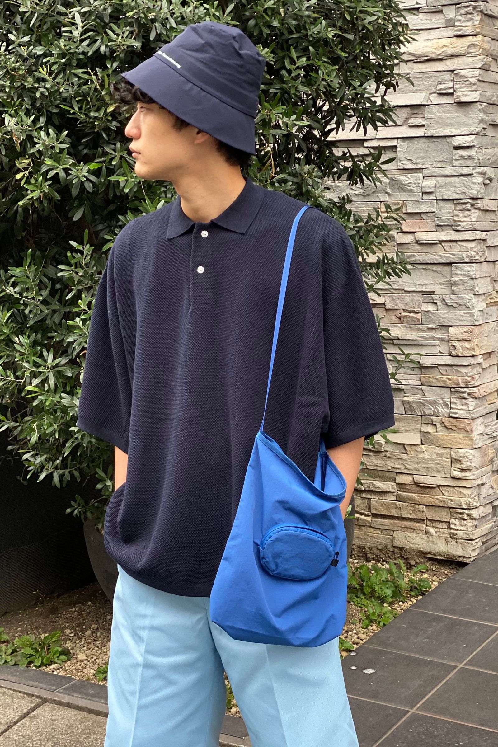 blue× navy one tone / is-ness