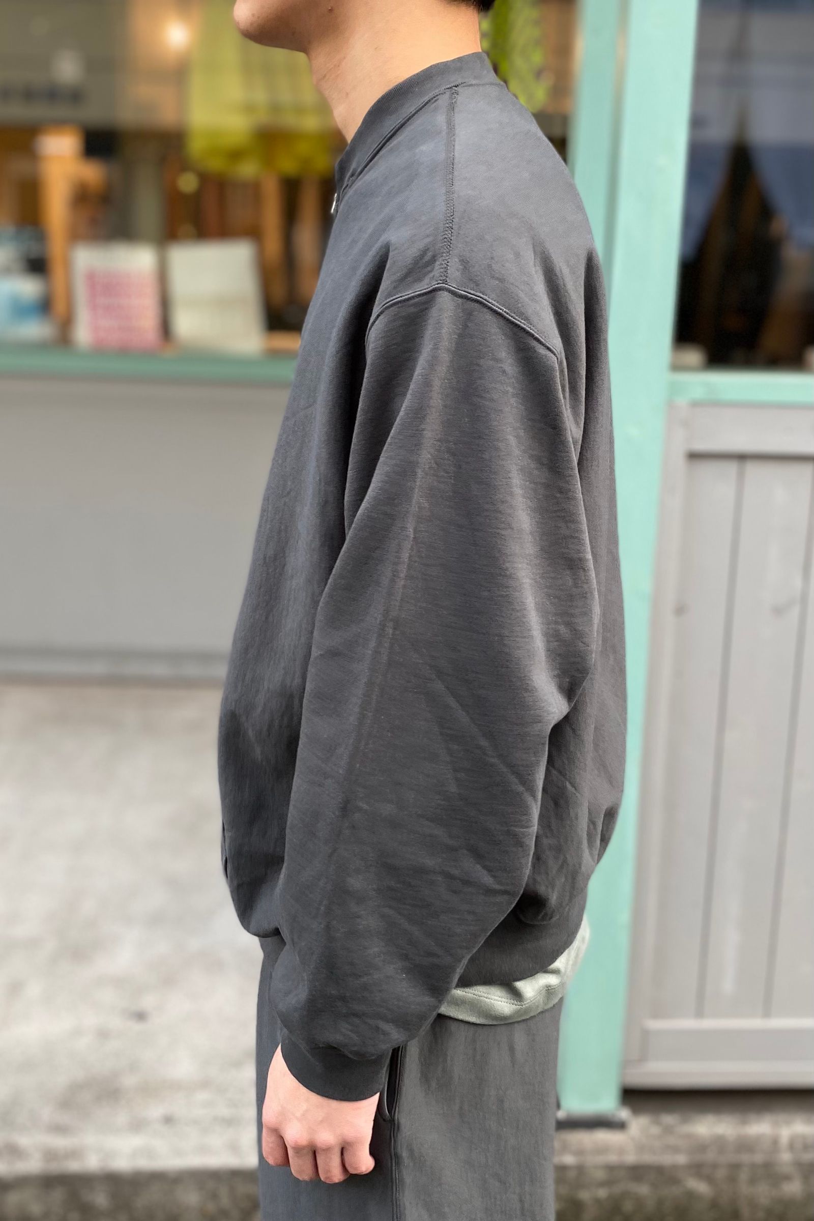 blurhms - light sweat crew-zip-khaki gray- 22ss men | asterisk