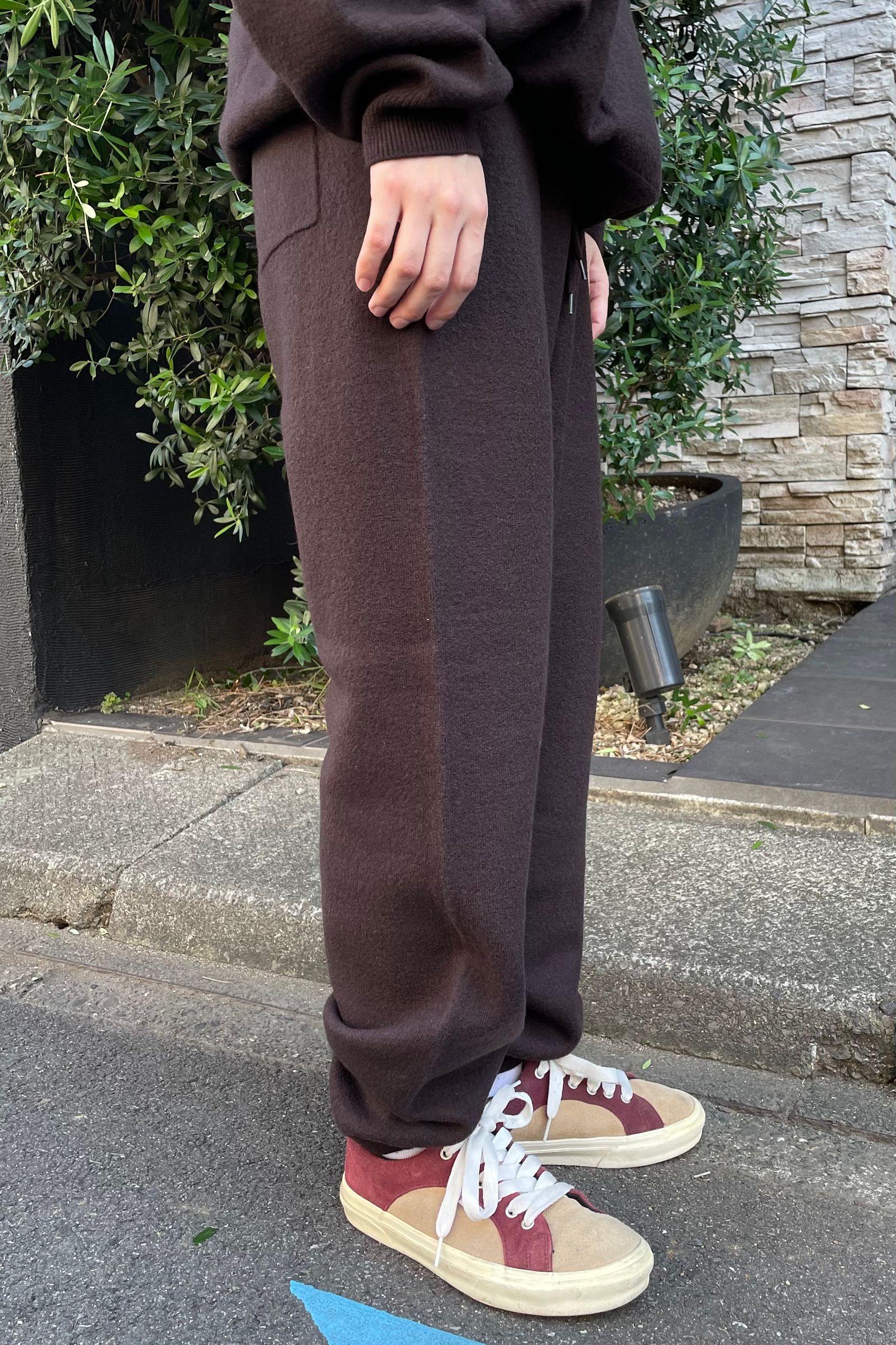 UNIVERSAL PRODUCTS - felted merino wool knit pants -brown- 22aw