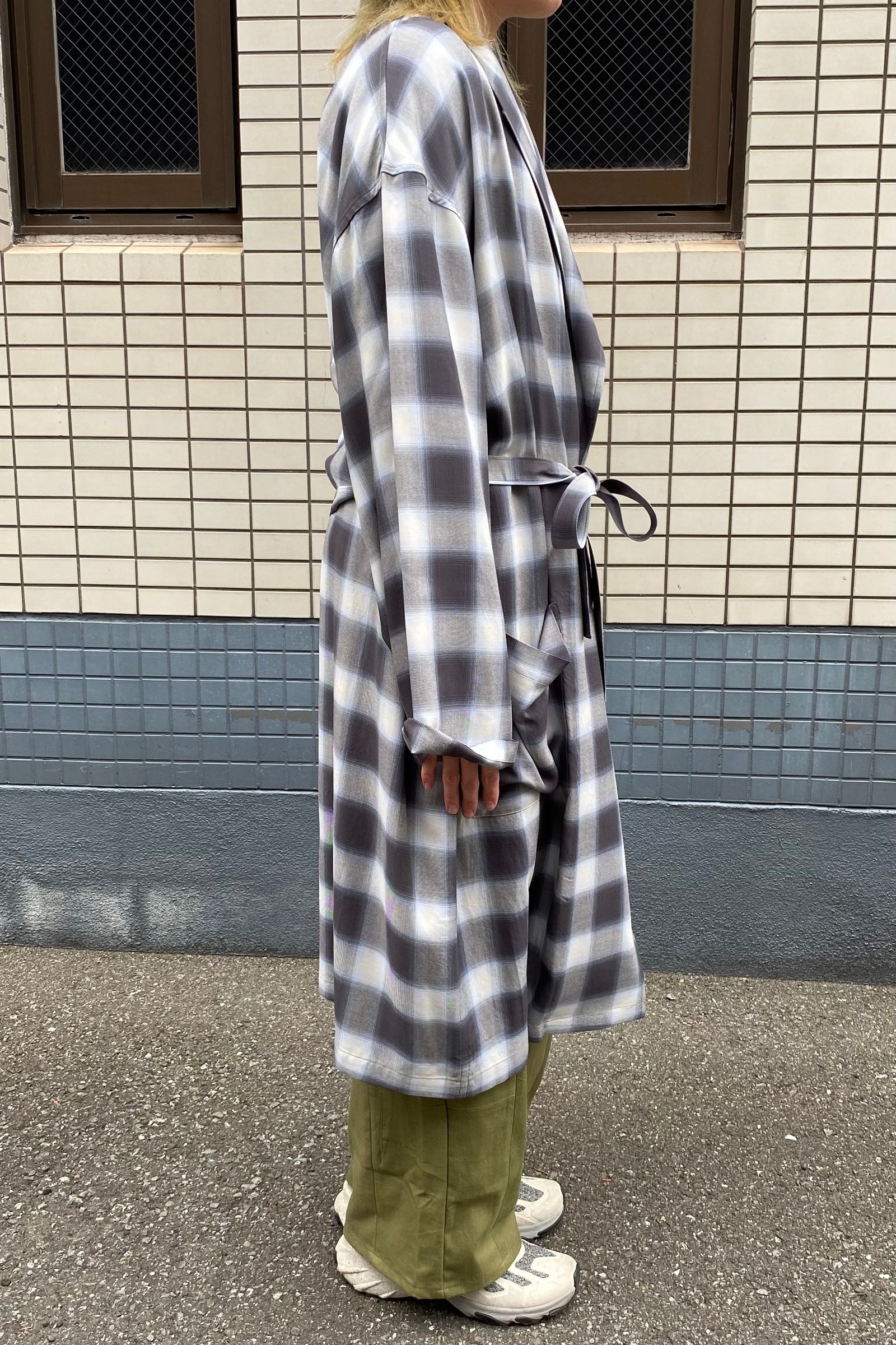 blurhms - rayon check gown -ombre- 23ss unisex | asterisk