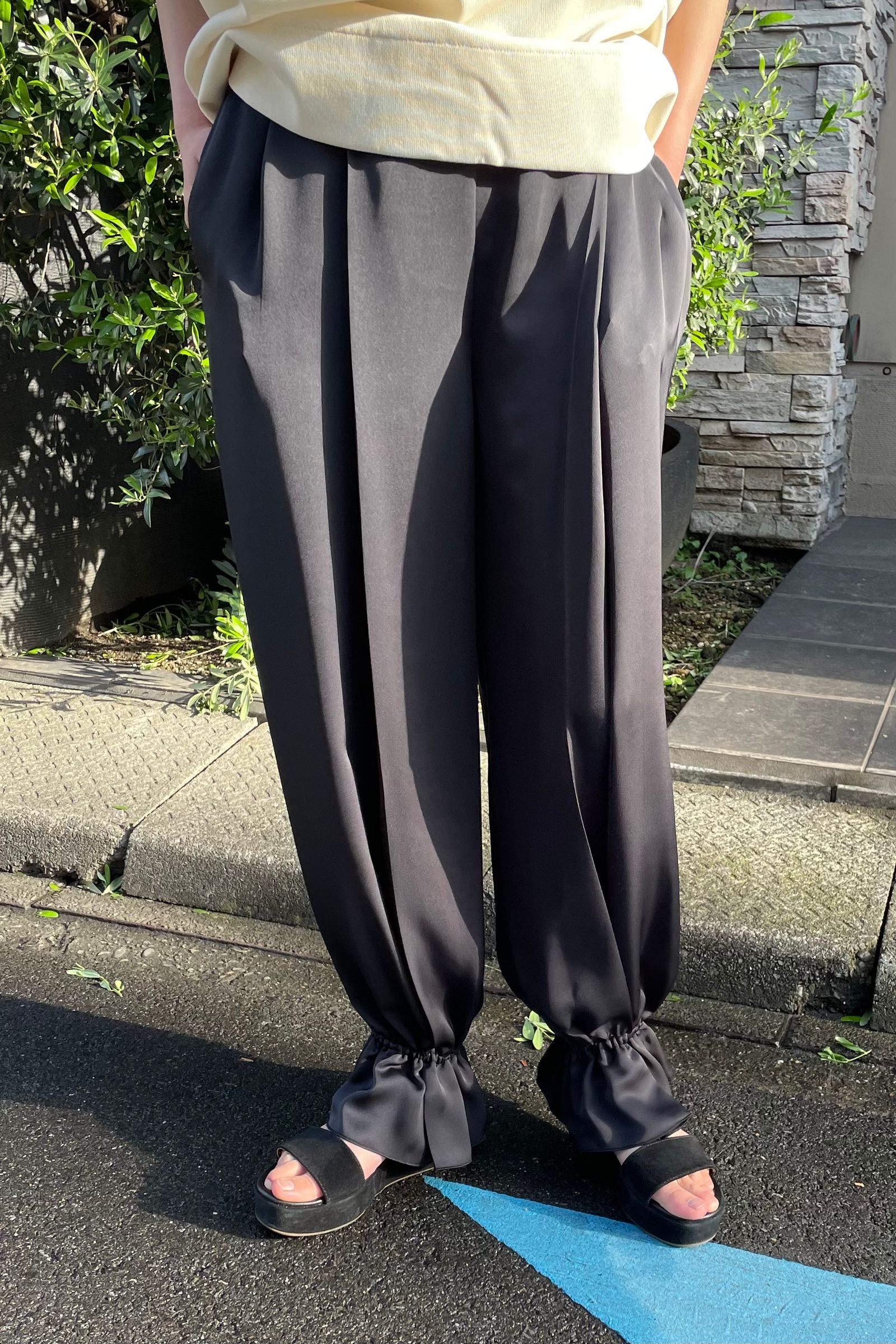 IIROT - satin trousers -black- 23ss | asterisk