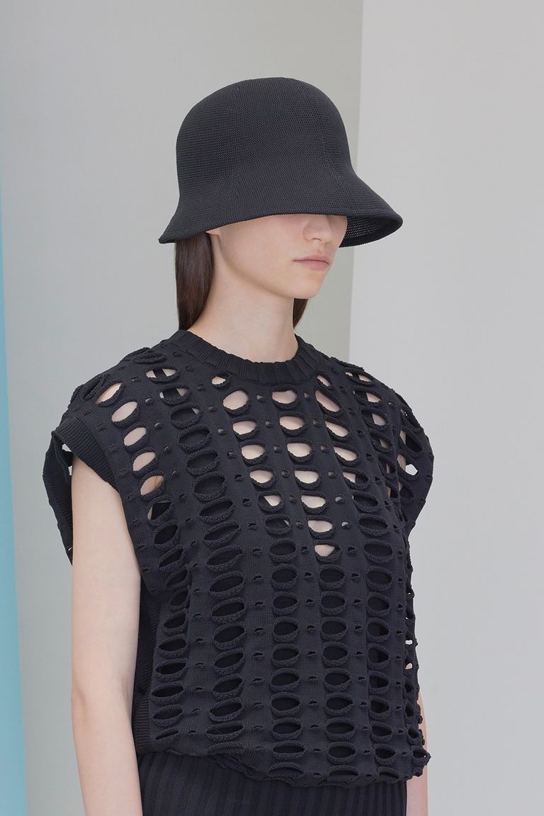 CFCL - MESH KNIT ASYMMETRIC HAT -black- 23aw unisex | asterisk