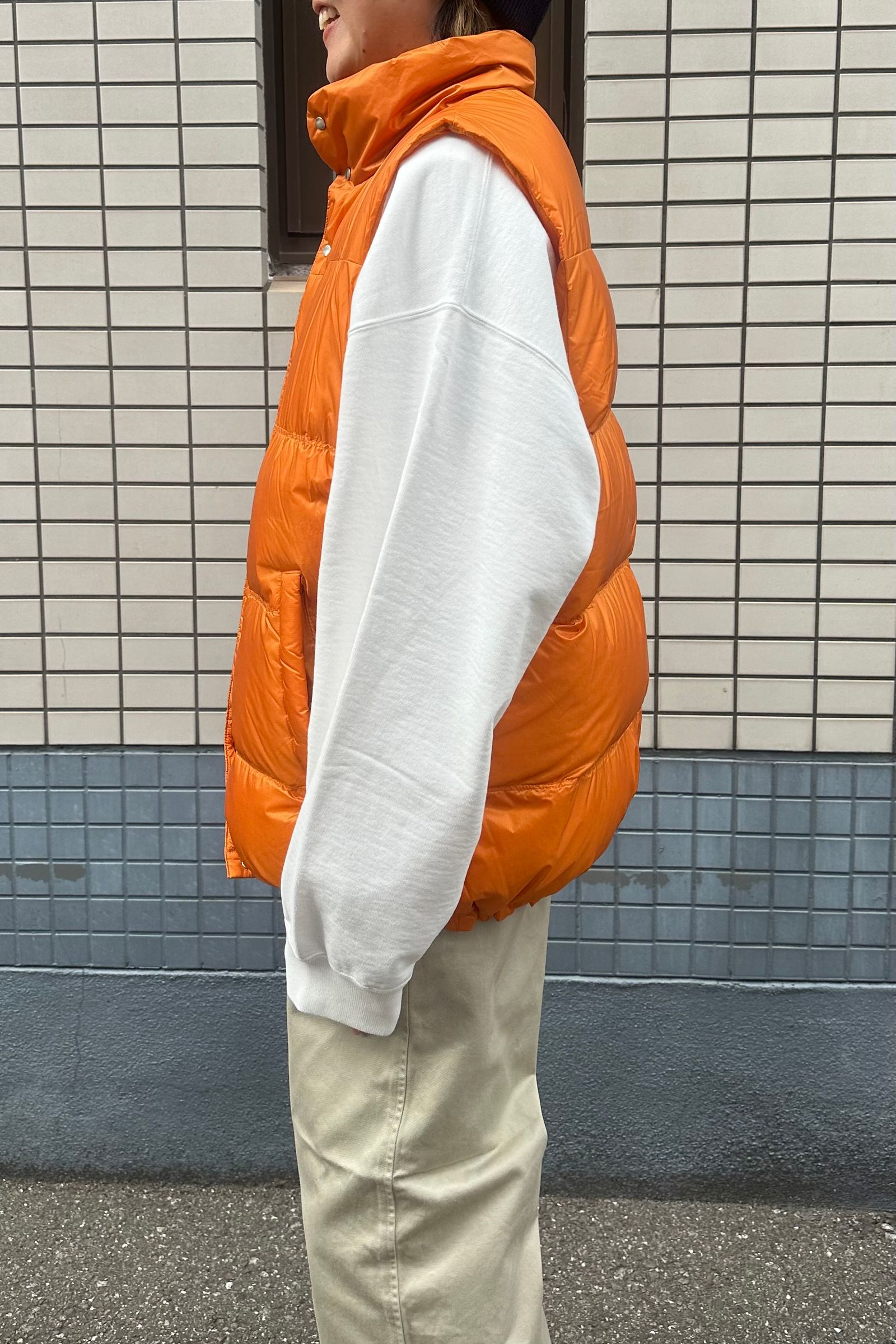 UNIVERSAL PRODUCTS - REVERSIBLE PACKABLE DOWN VEST-ORANGE