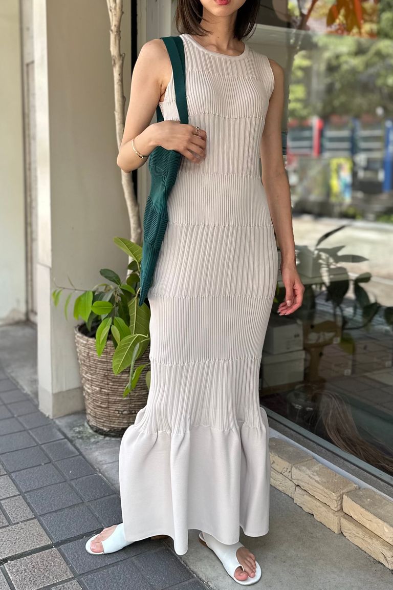 CFCL - FLUTED SLEEVELESS MERMAID DRESS -light beige- 23aw women 