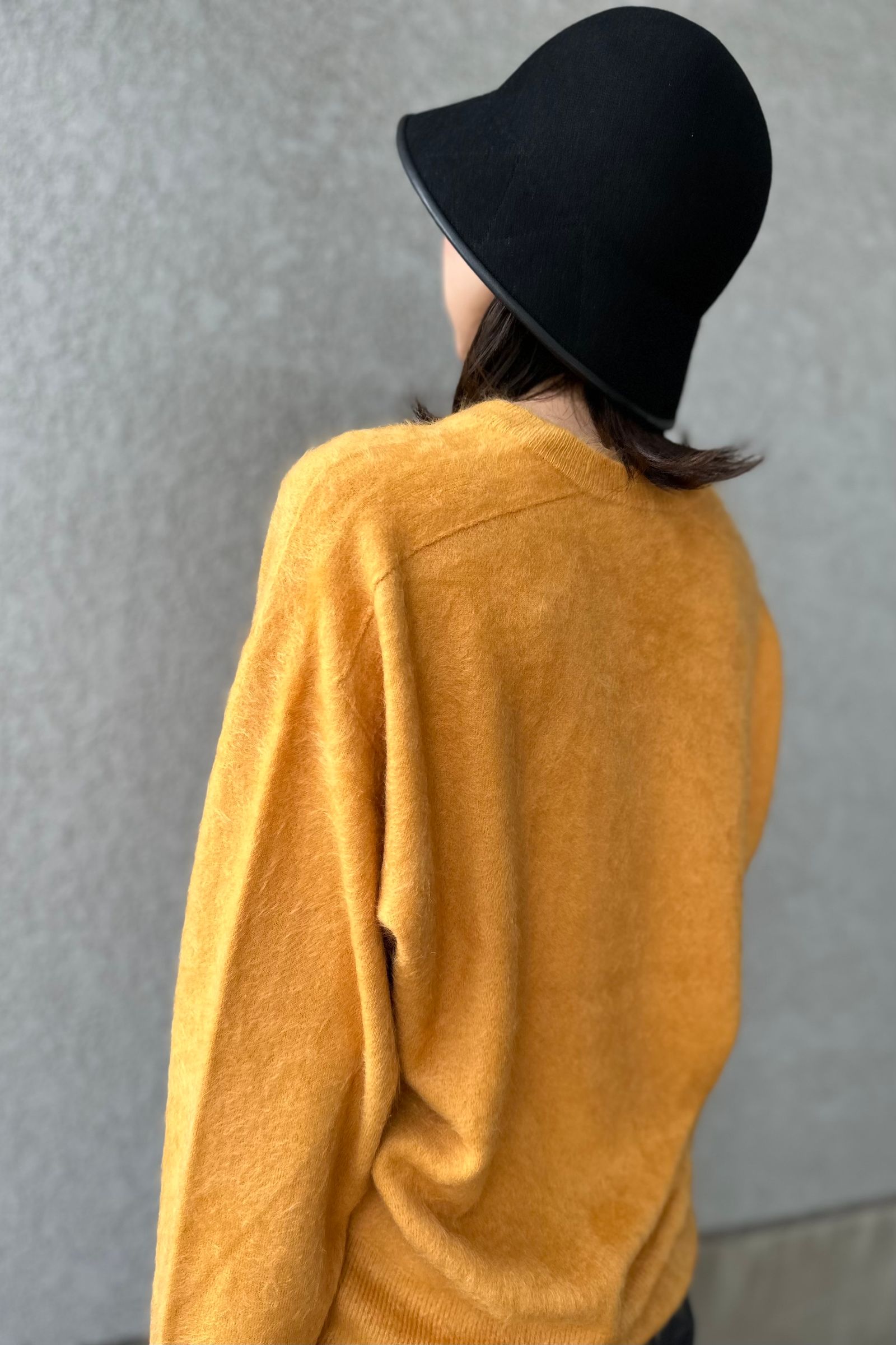 ATON - ROYAL CASHMERE FUR VNECK SWEATER -yellow- 23aw women | asterisk