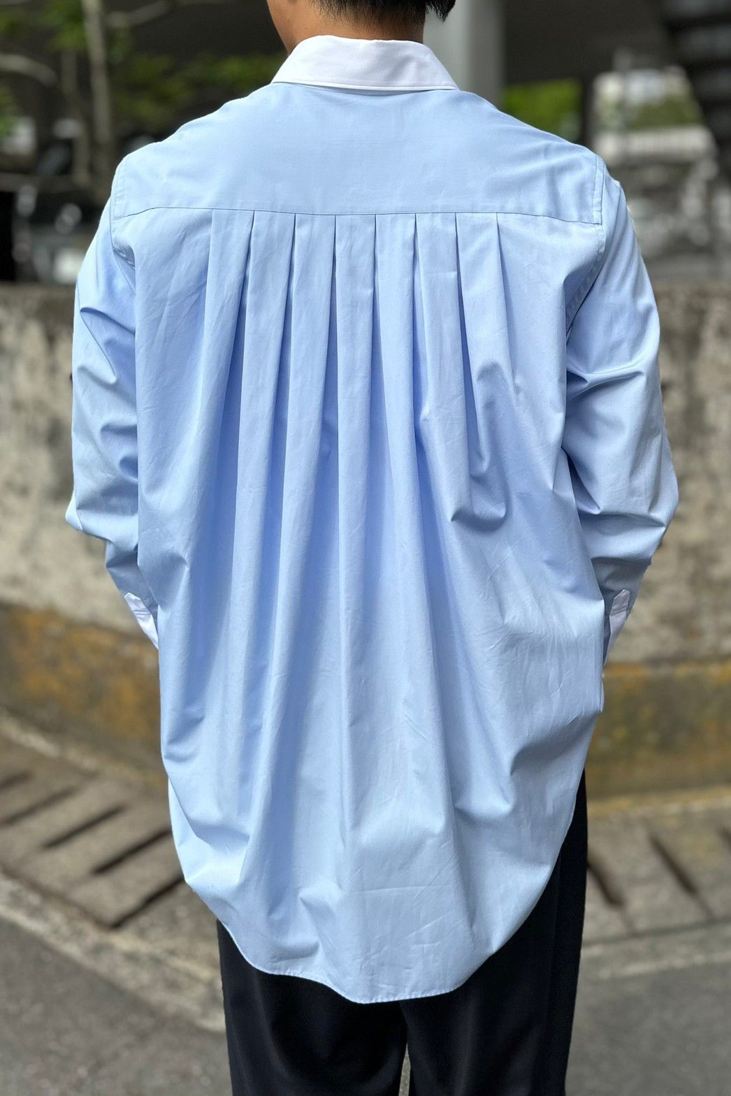 FUMITO GANRYU - watteau pleated cleric shirt -sax×white- 23ss