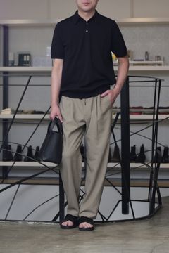 30/70 TRENTA SETTANTA ニットポロを使用した、軽さと落ち着きを両立する大人の休日スタイル
