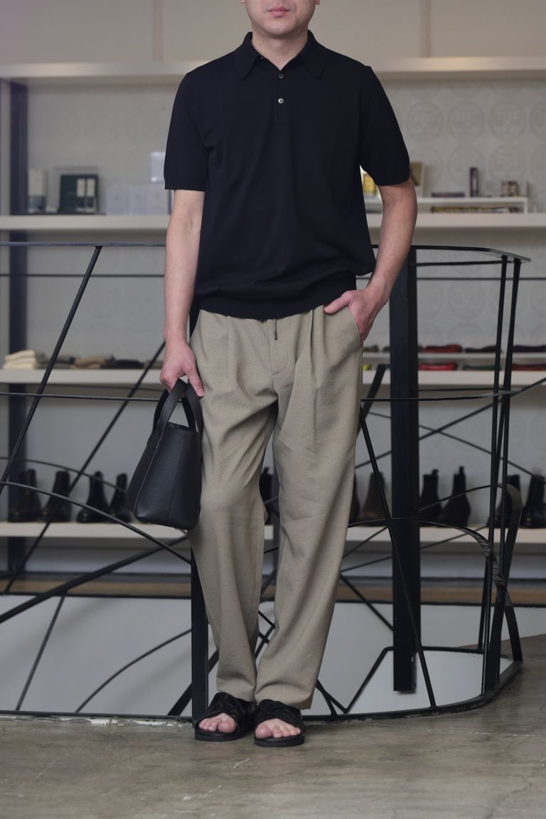 30/70 TRENTA SETTANTA ニットポロを使用した、軽さと落ち着きを両立する大人の休日スタイル