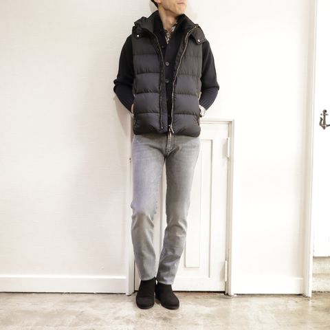 "MOORER"を使用した定番ダウンベストコーデ