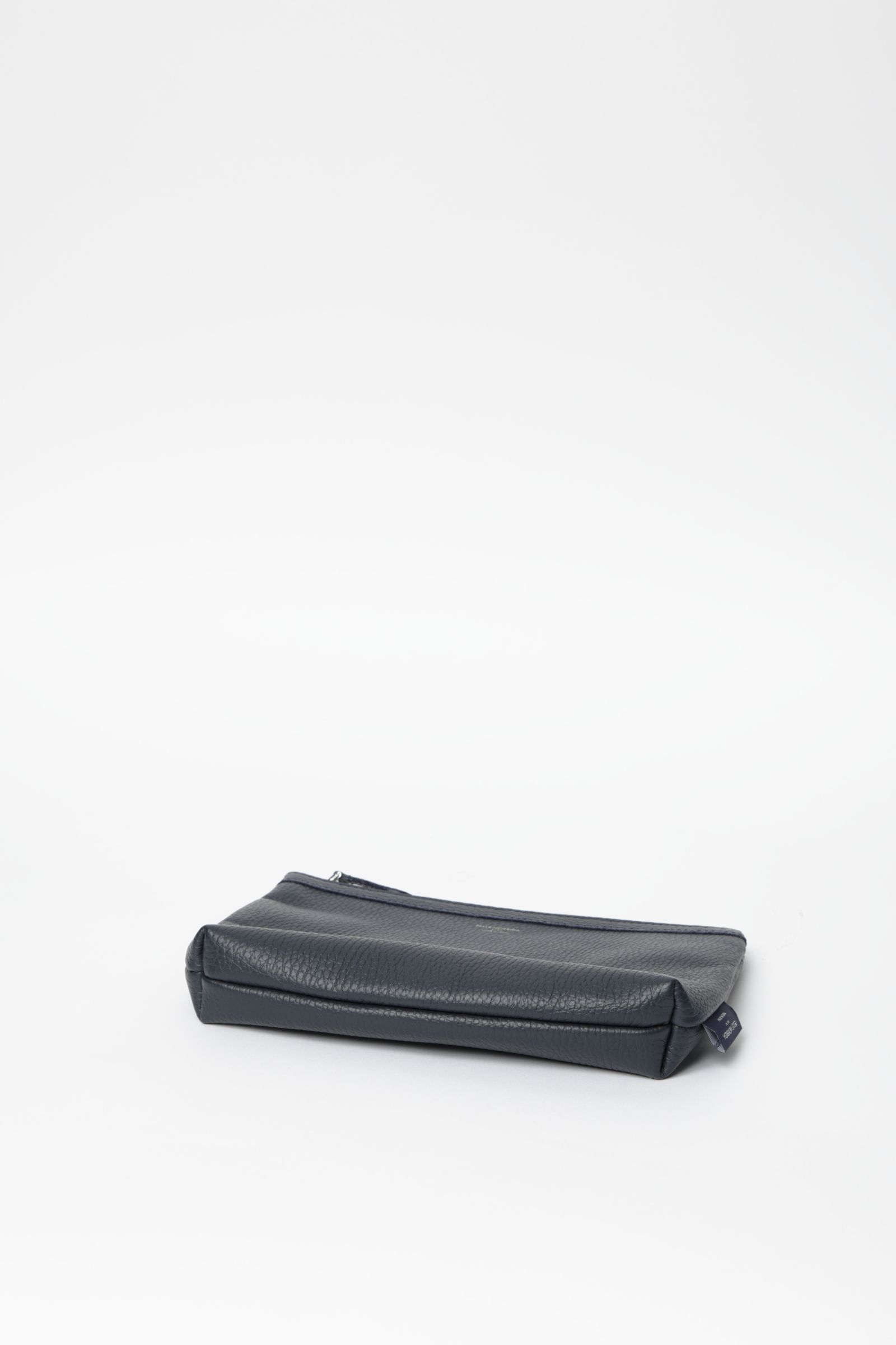 Cinque Terreシリーズ シュリンクレザー シンプルポーチ / ネイビー