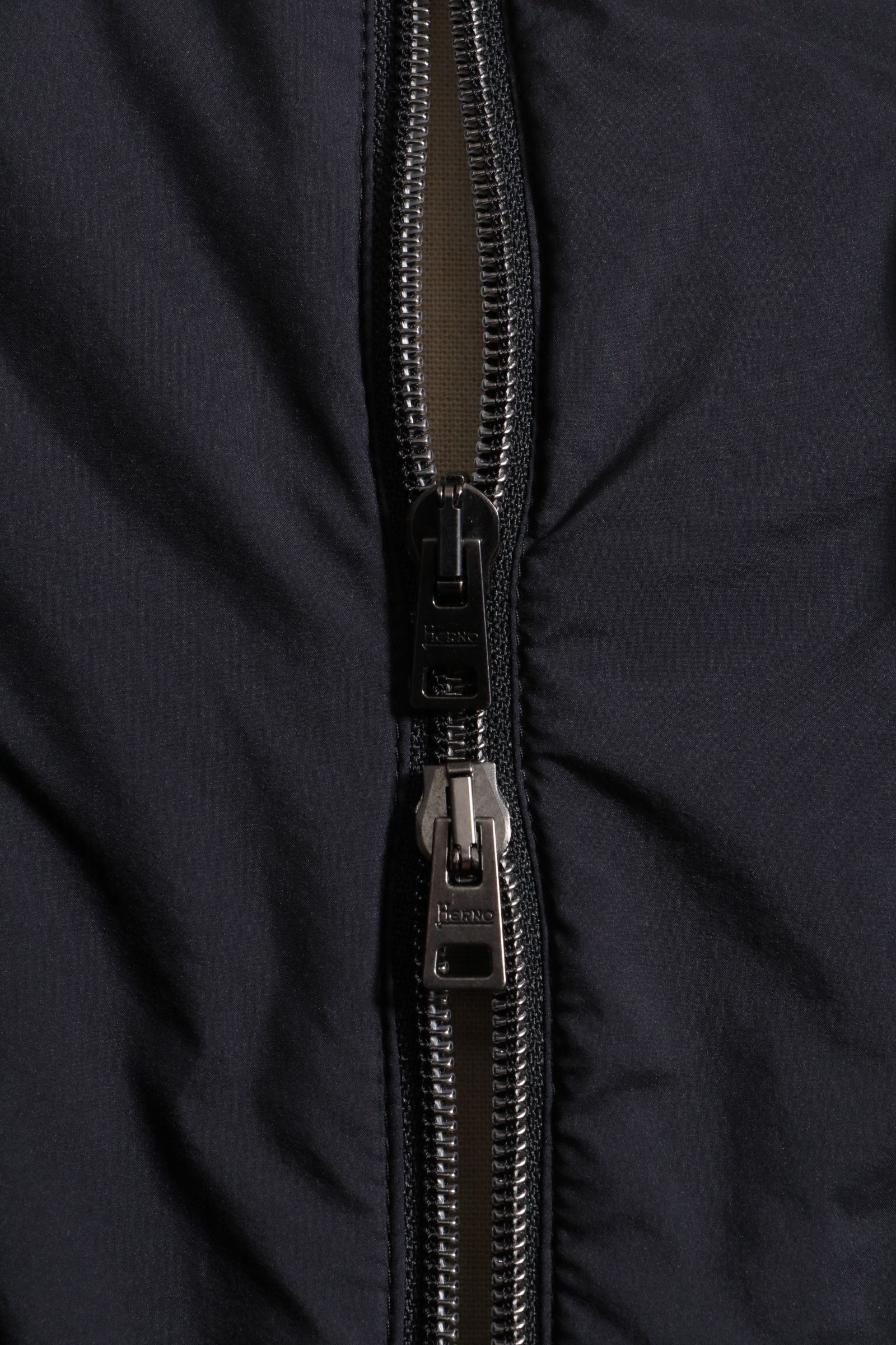 GA000168U ウォーターレペレント 撥水ストレッチナイロン ライトダウン 2B ジャケット / ブラック 9300