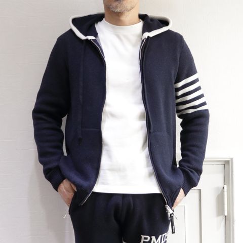P.M.D.S.のカシミア混 セットアップジャージを使用したアクティブに行きたいオフの日 スタイル