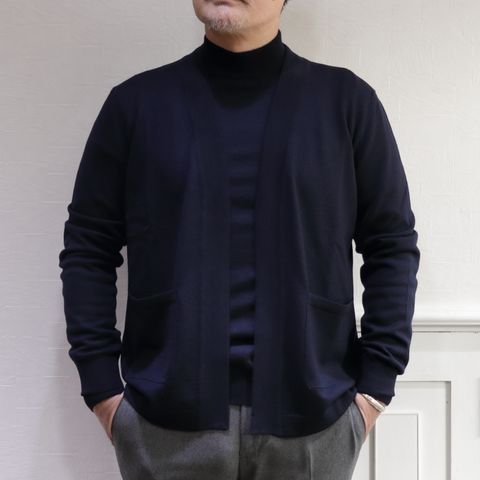 GRANSASSO メリノウールボタンレスカーデを使用したアンサンブルスタイル